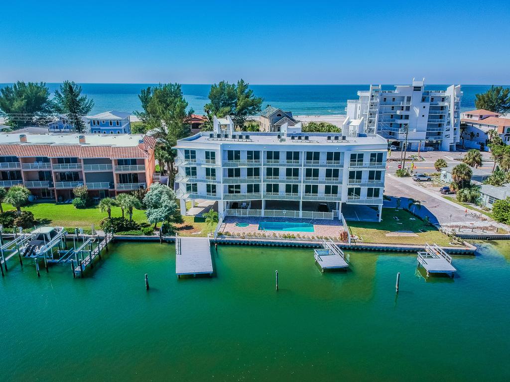 Property Image 1 - Oversized Corner-Unit Condo with Dazzling Views of Boca Ciega Bay