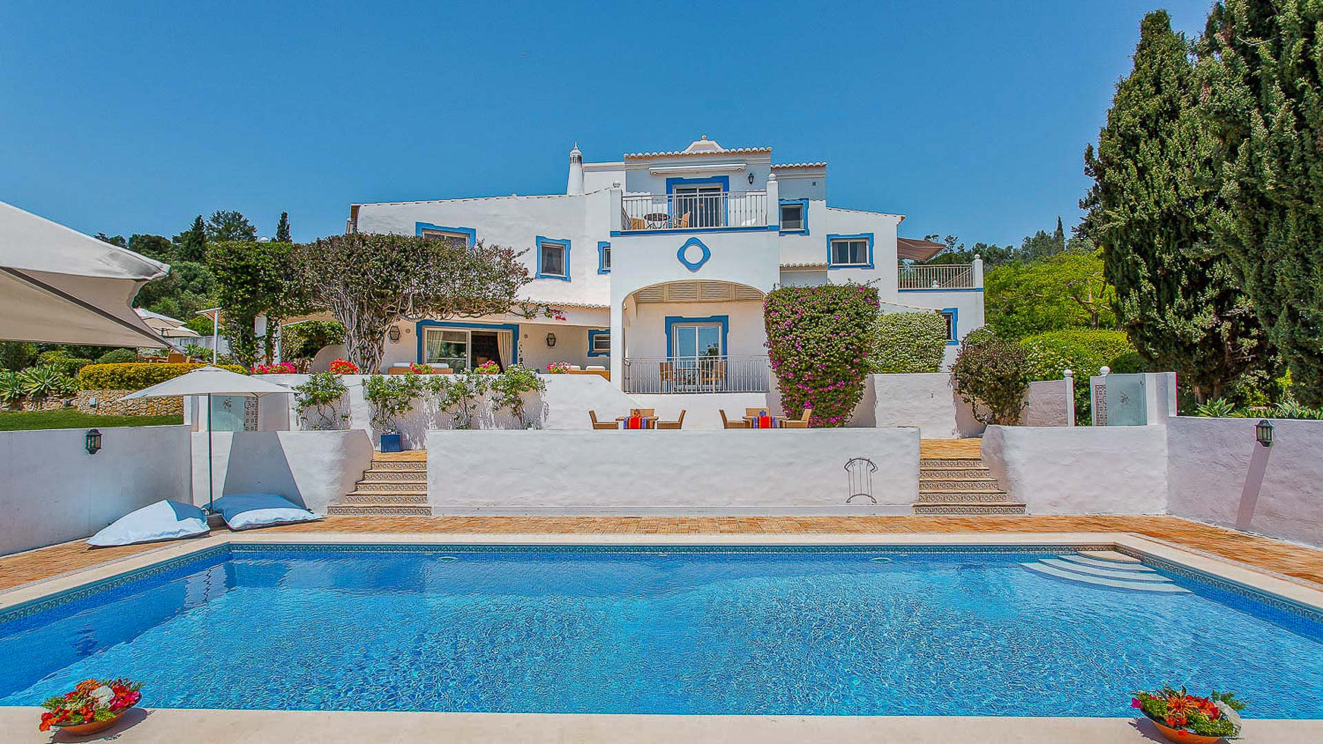 Property Image 1 - Luxurious and Charming West Algarve Villa with Pool