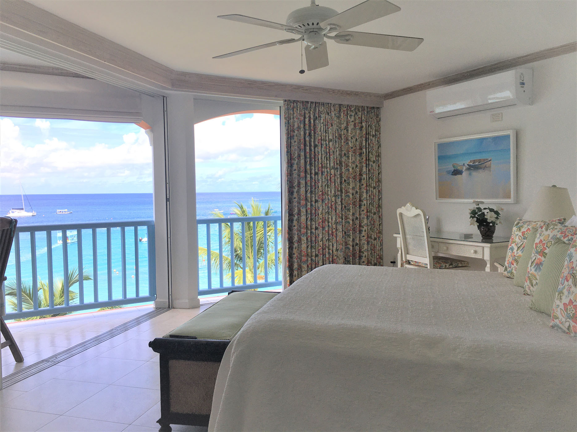 Property Image 1 - Luxurious 3-Bedroom Beachfront Penthouse in Barbados