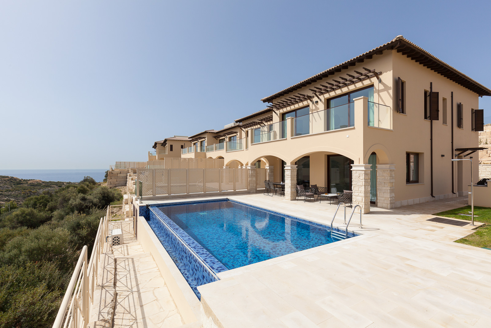 Property Image 2 - Luxury 3 Bedroom Elite Junior Villa Pool and sea views