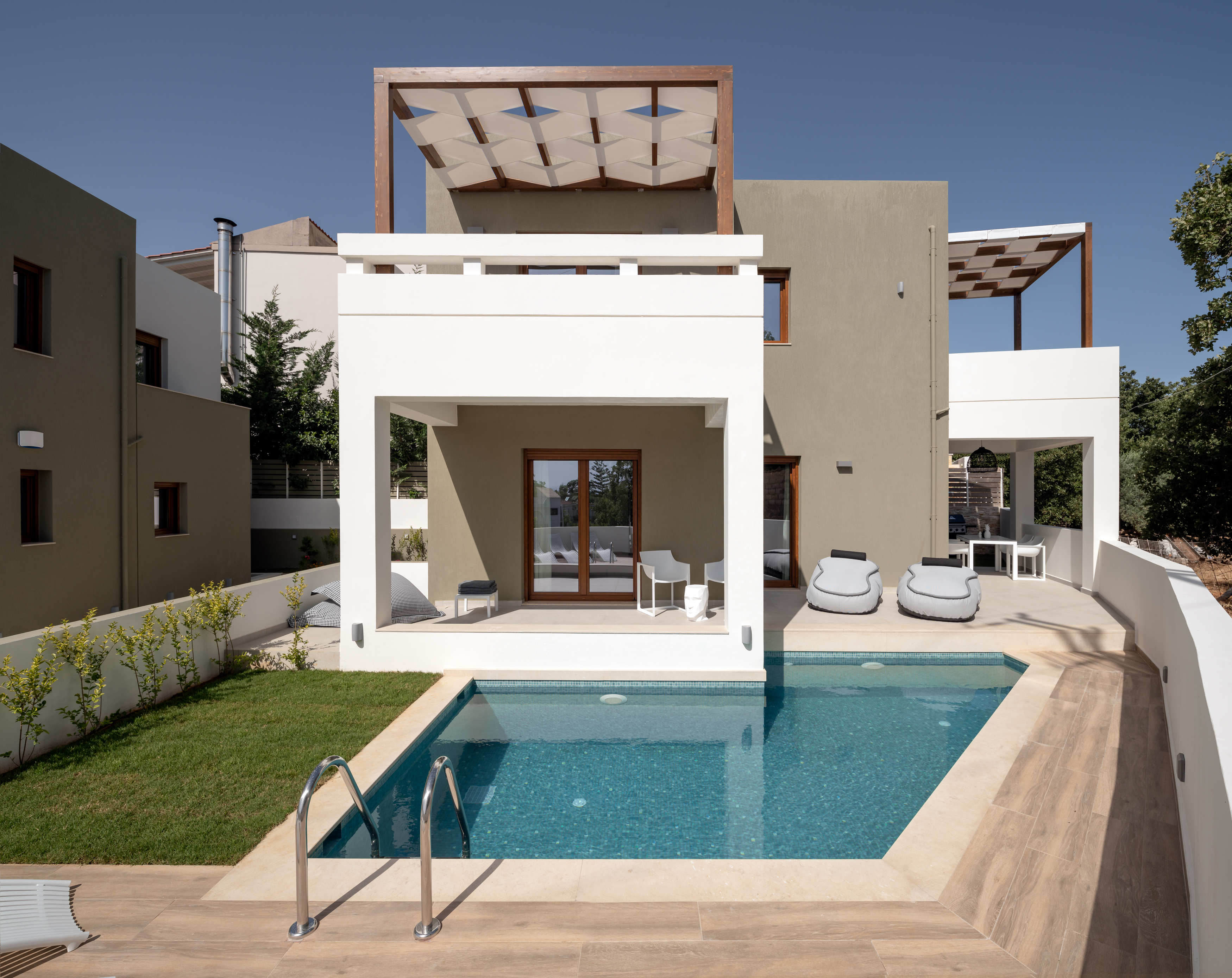 Property Image 1 - Stunning Modern Residence With Captivating Views, Private Heated Pool & BBQ