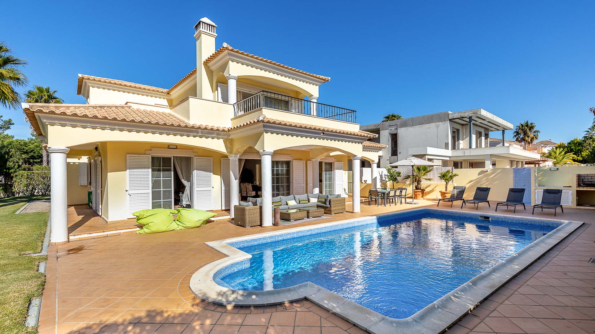 Property Image 2 - Simple Beauty in this Vale do Lobo Rental Villa