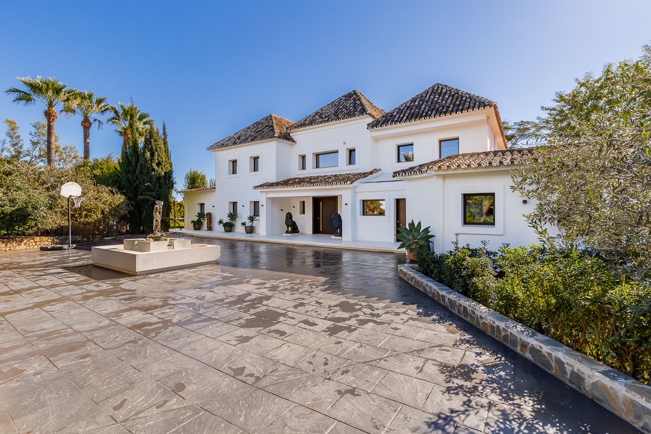 Property Image 1 - Secluded six bedroom villa on a private estate