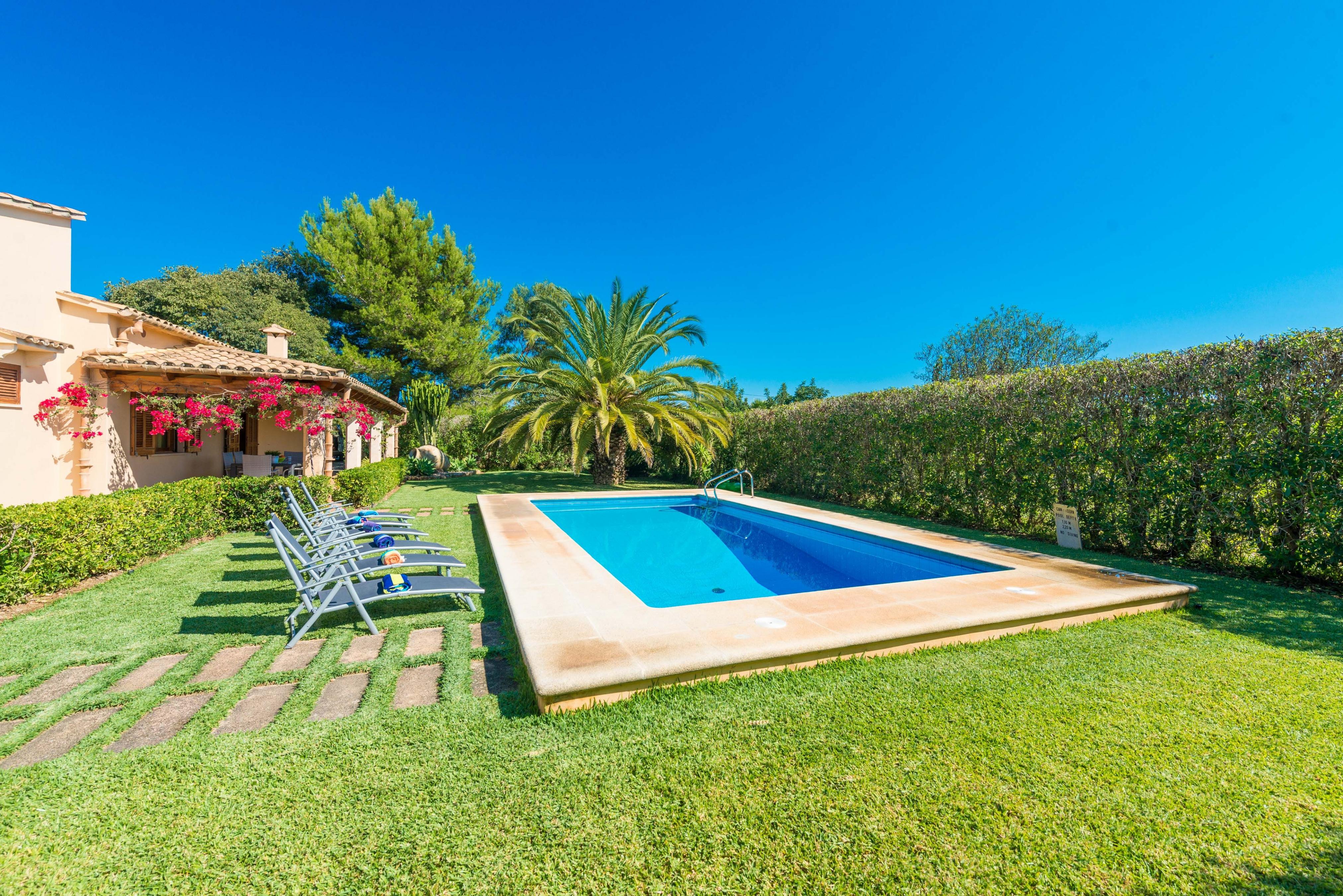 Property Image 2 - CASA DANIELA - Great country house with beautiful garden and private pool. Free WiFi