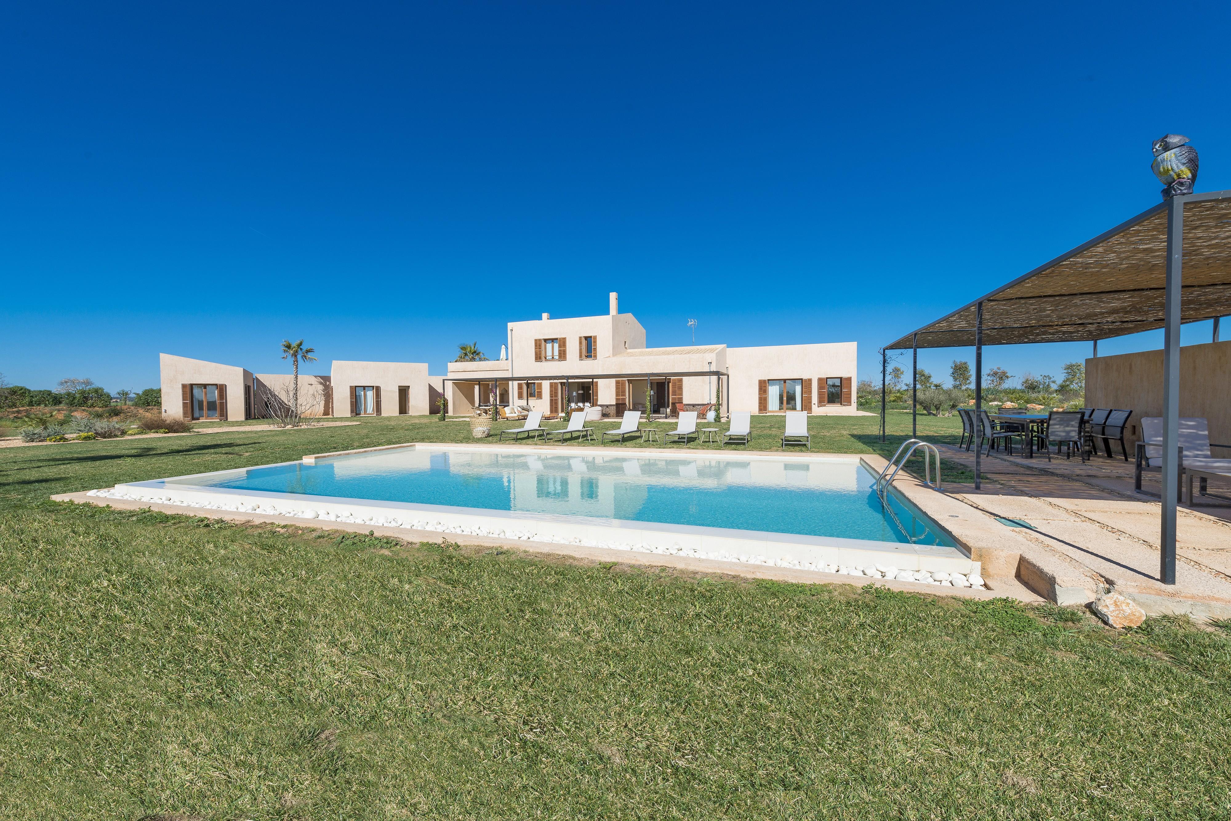 Property Image 2 - TALASSA - Villa with private pool in Campos. Free WiFi