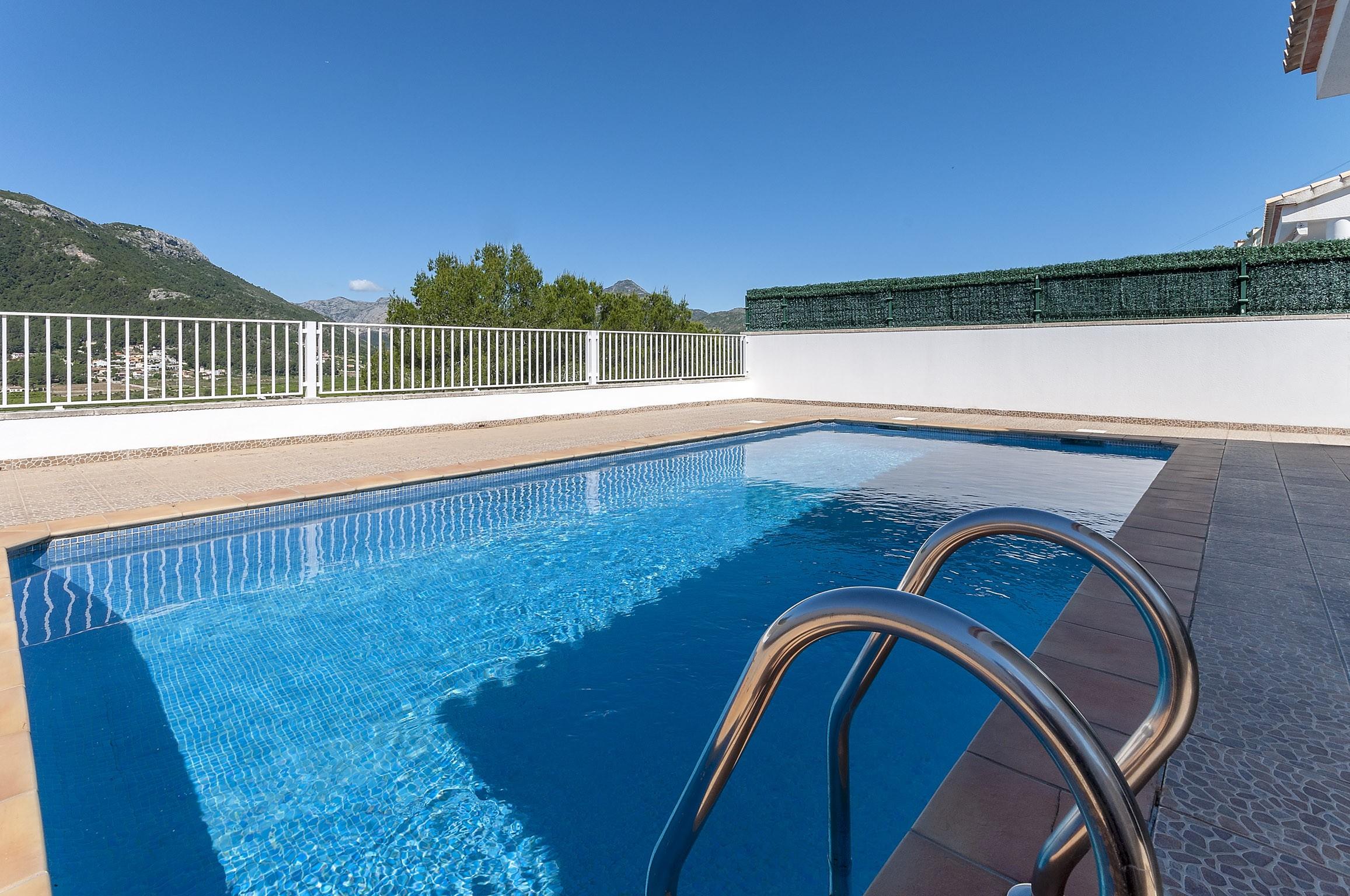 Property Image 2 - TOMILLO - Villa with private pool in URB. Santa Marta, Gandia.