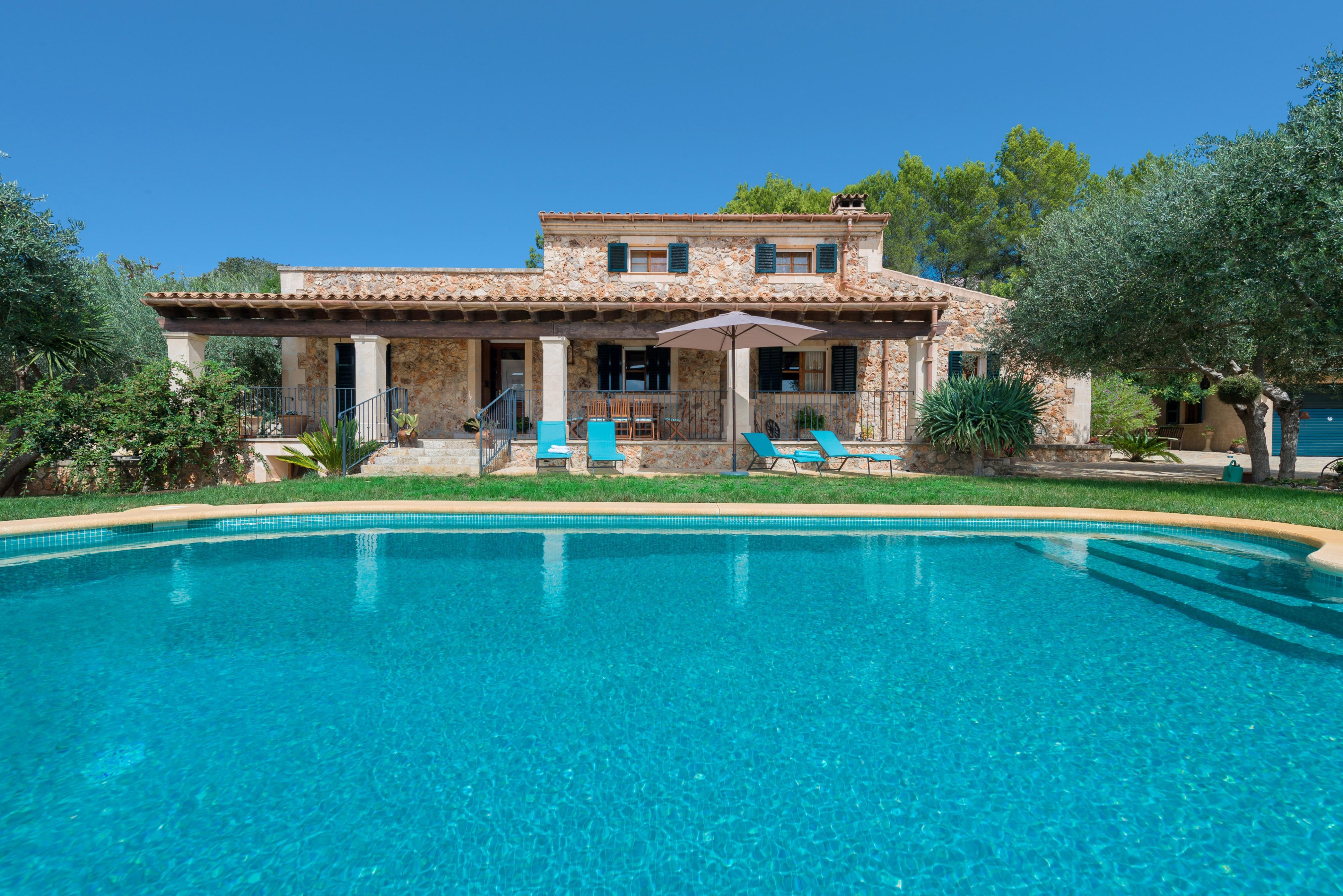 Property Image 2 - ES COCONS - Villa with private pool in SINEU. Free WiFi