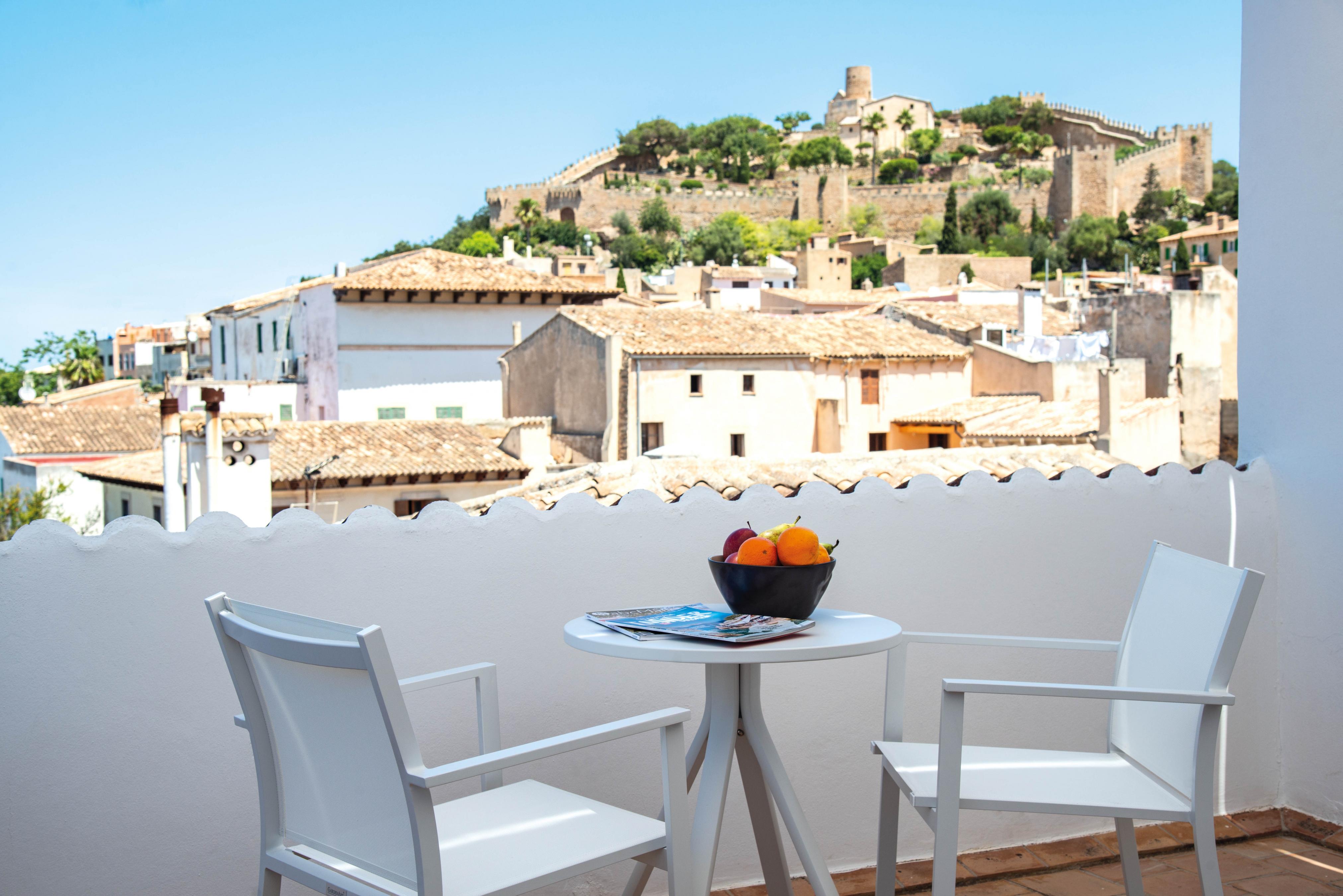 Property Image 2 - CAN SEROL 2 - Nice apartment with a wonderful terrace and views of the medieval castle. Free WiFi