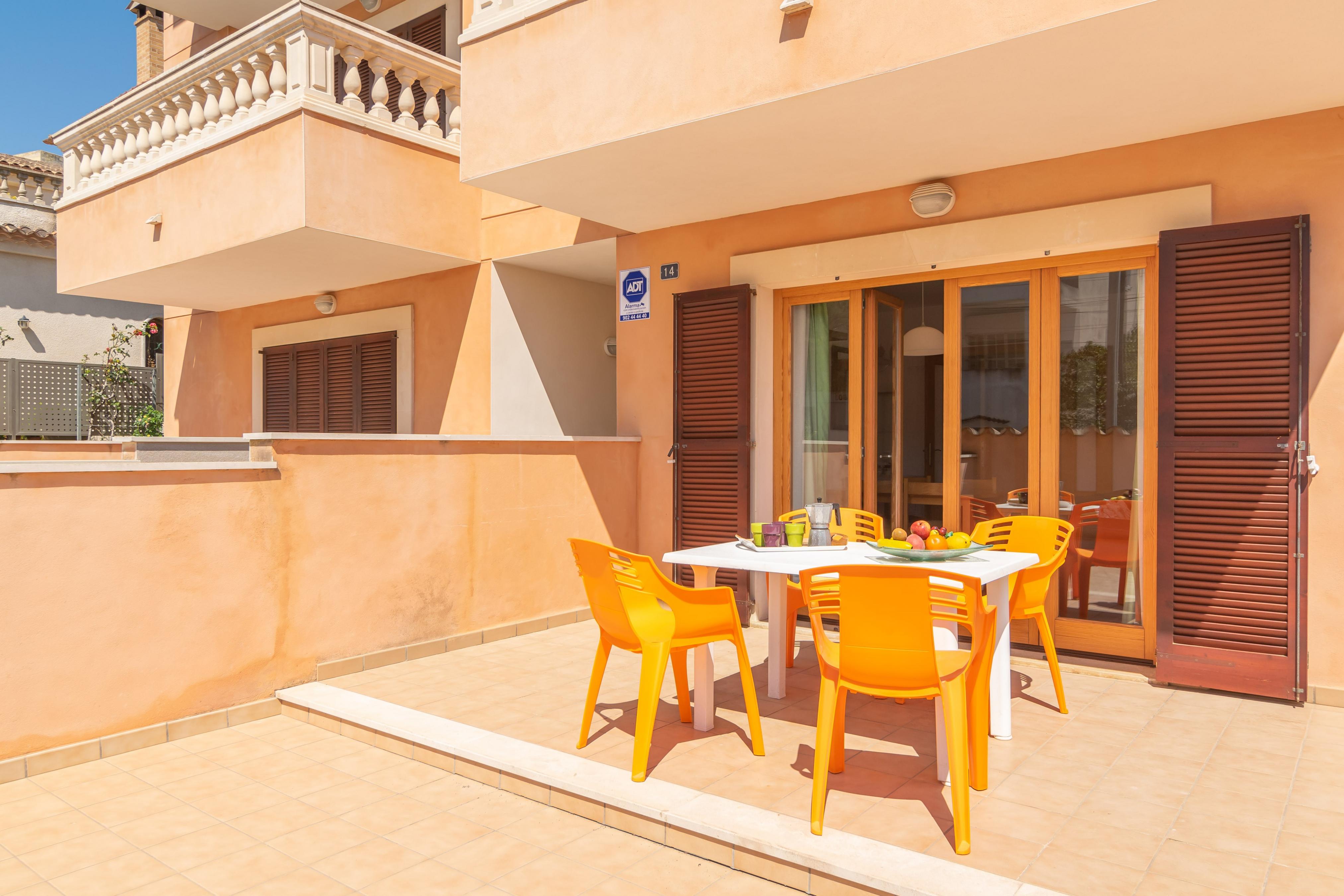 Property Image 1 - XIC PERA - Fabulous apartment with private terrace and a short walk from Can Picafort beach. Free WIFI.