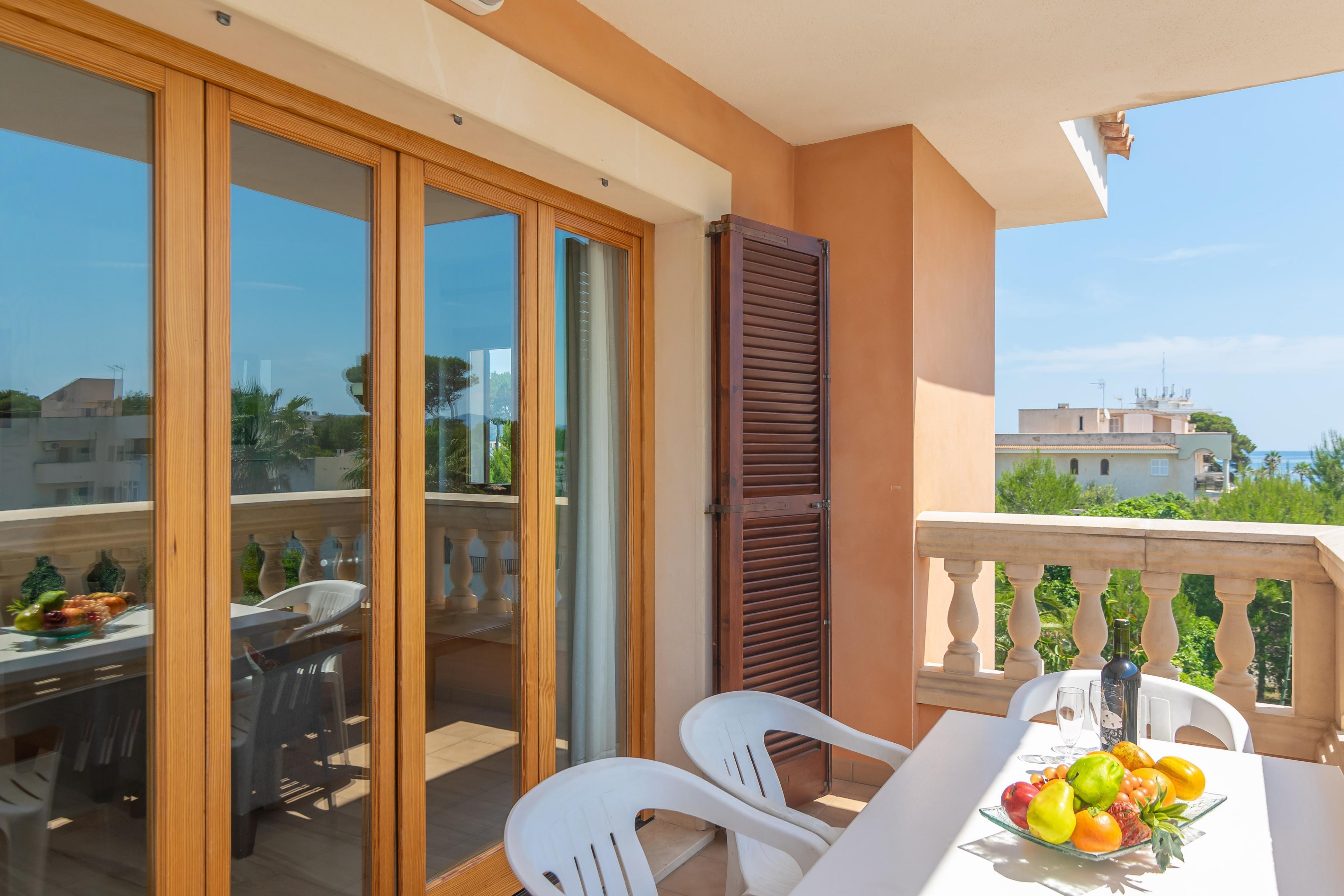 Property Image 1 - XIC MELO - Cozy apartment with terrace and close to the beach. Free WIFI.