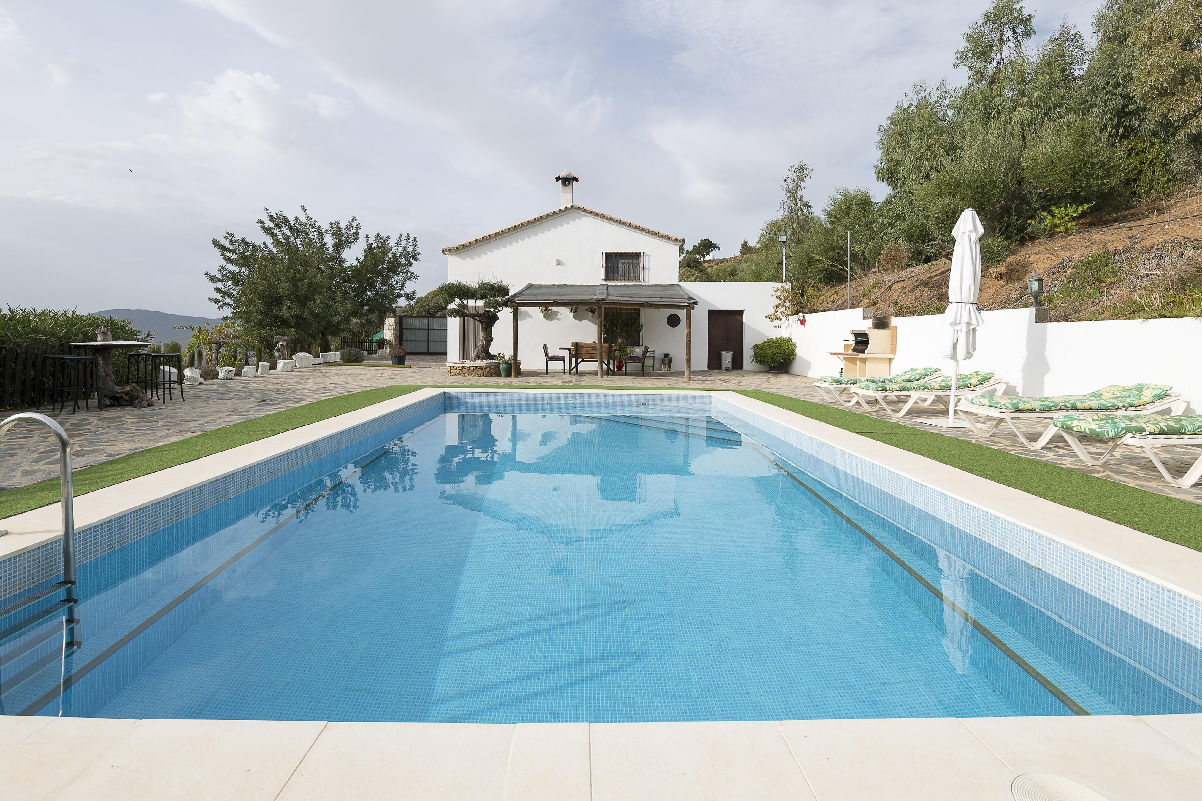 Property Image 2 - LA BODEGUILLA DEL CONDE - Villa with private pool and stunning views of the reservoir and the mountains. F