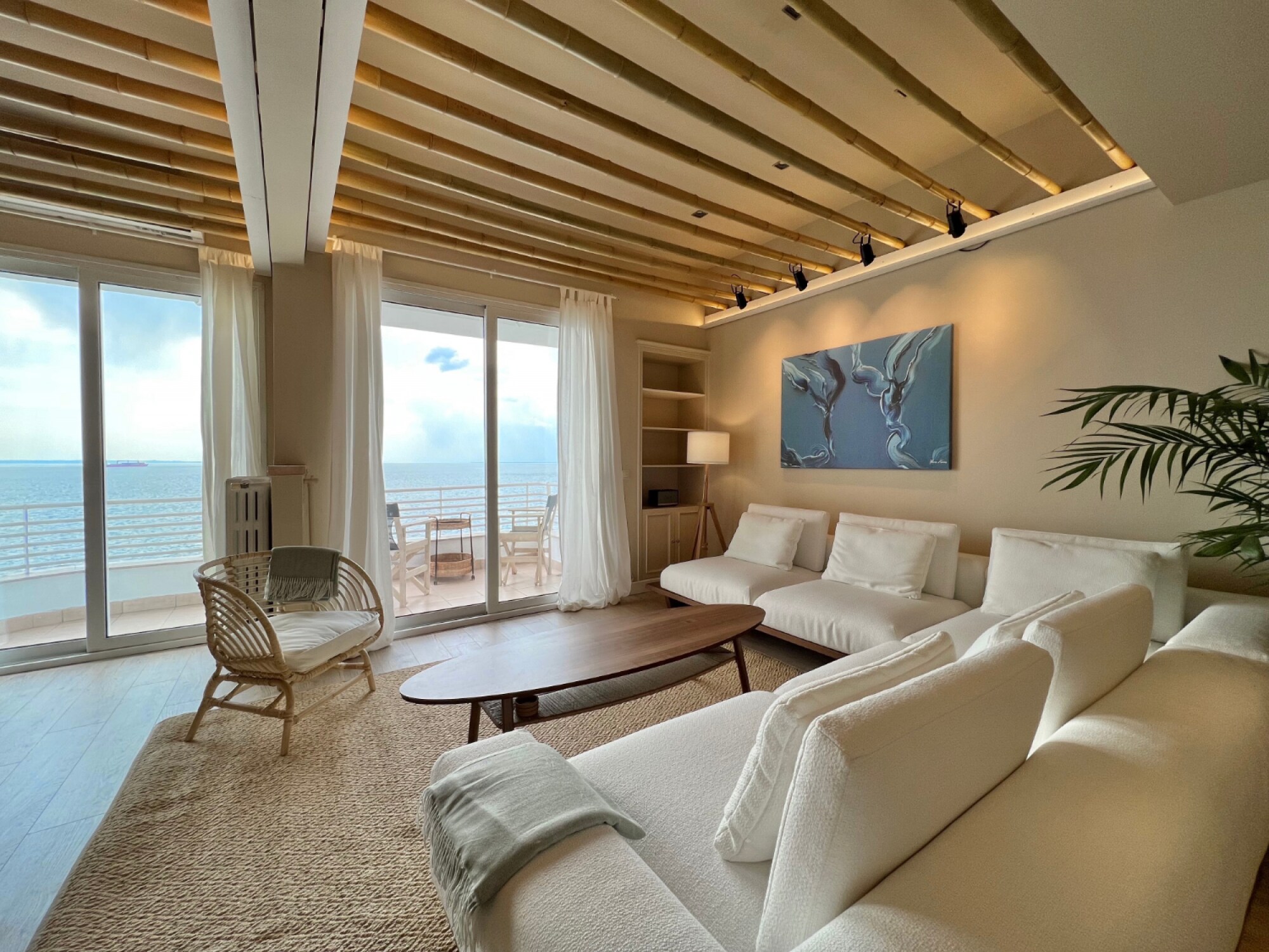 Property Image 1 - Infinity: Serene seafront apartment