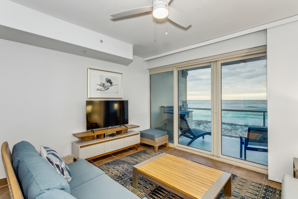 Beach Club 305A - Living room