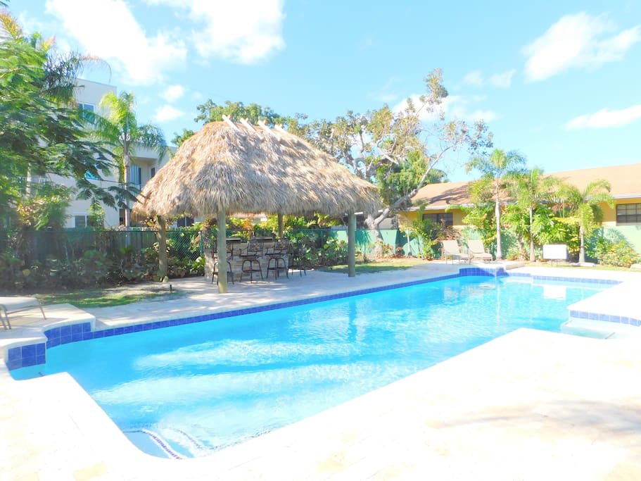 Property Image 1 - TROPICAL BREEZE SOUTH 3/2.5 FOR 8 HEATED POOL