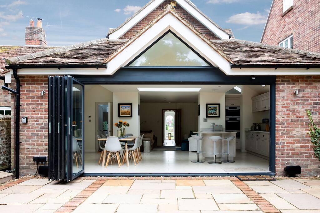 Property Image 1 - Bosham Getaway in Relaxed Seafront Luxury