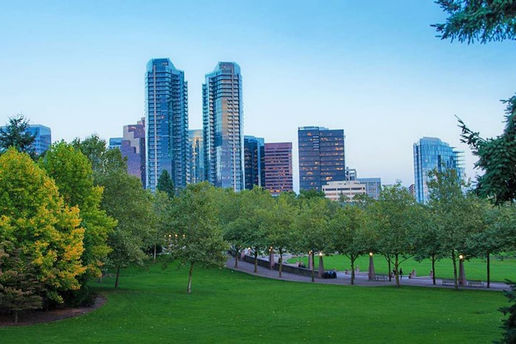 Property Image 2 - Short Drive to Downtown Seattle, Walk to Local Parks | Bellevue