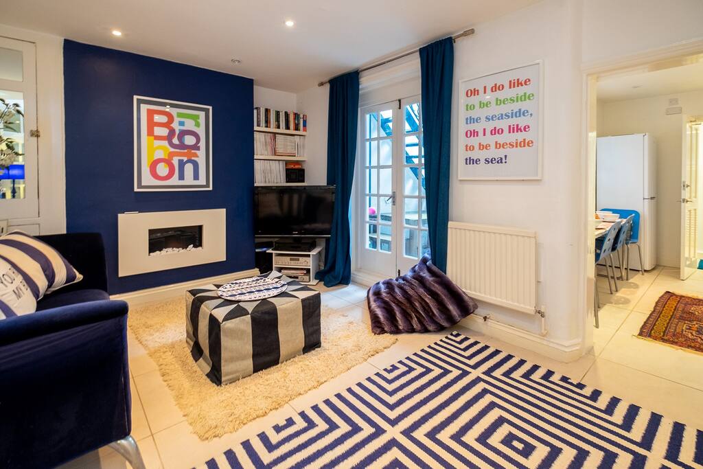 Property Image 2 - Quirky, cute, bright & bold apartment with terrace