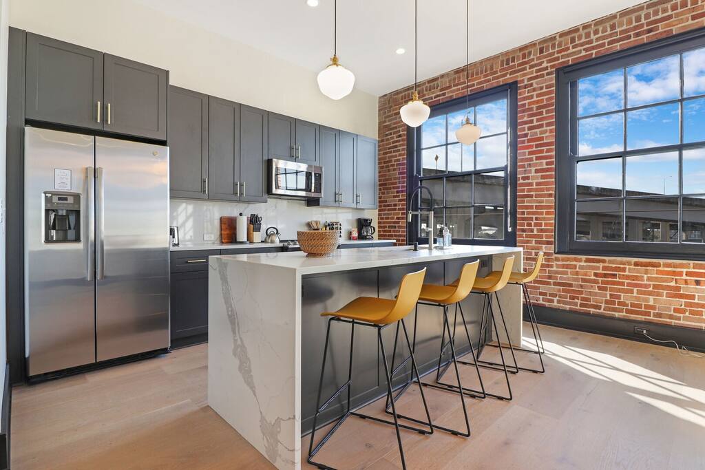 Property Image 2 - The Lola | 5 min drive to Bourbon St | Rooftop | 3 Bed 2 Bath