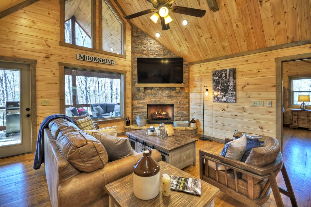 Property Image 1 - Runner’s Roost Dog Friendly Cabin in North GA Mtns