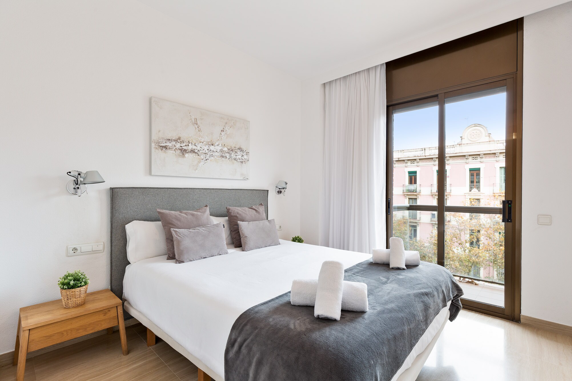 Property Image 2 - Luxurious Barcelona Apartment in Sant Antoni