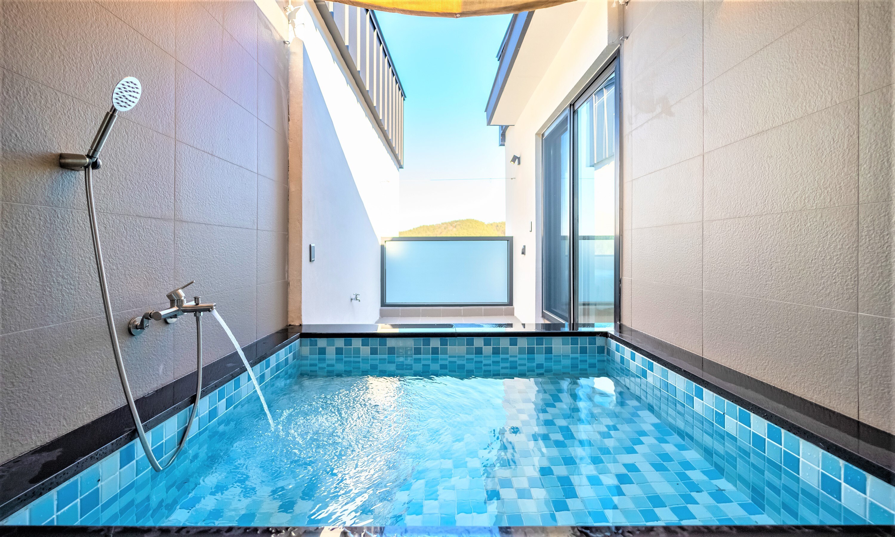 Property Image 2 - Amazing Duplex pool villa in Geoje 103