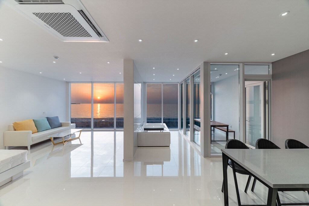 Property Image 2 - Modern and neat home overlooking East Sea