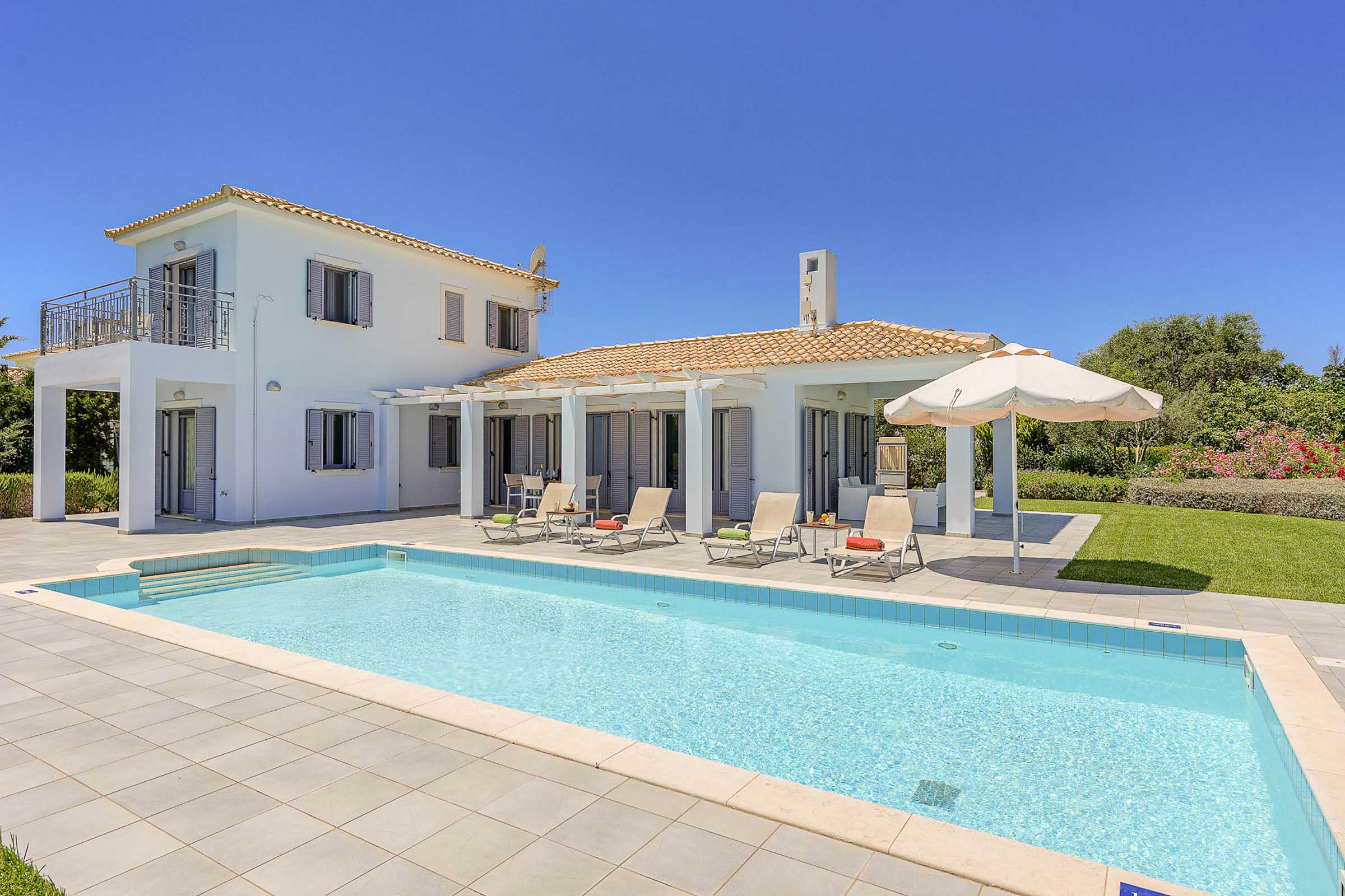 Property Image 1 - Stunning Tasteful Villa near the Turquoise Waters