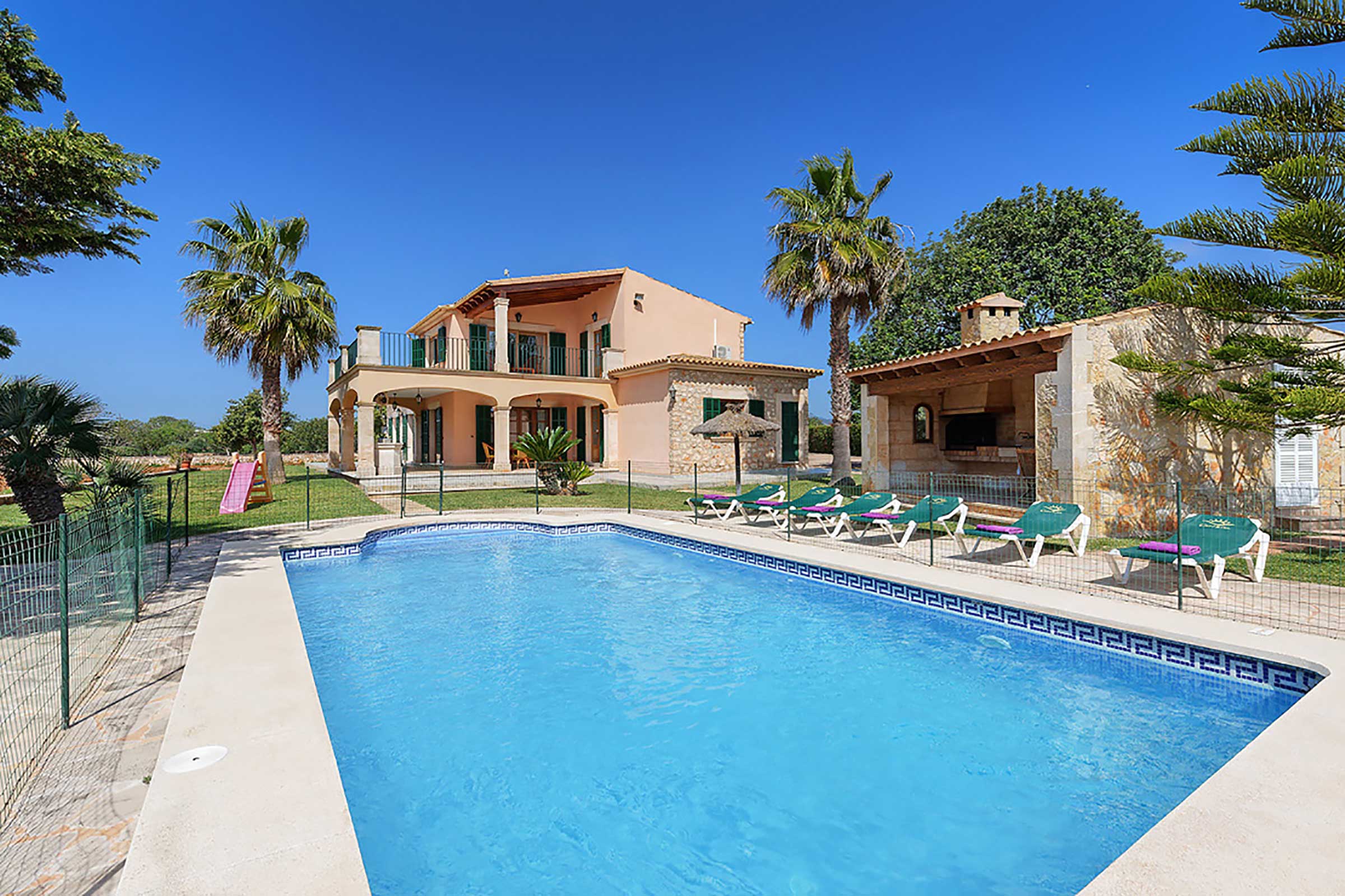 Property Image 1 - Superior Villa with a Garden and Pool near the Beach