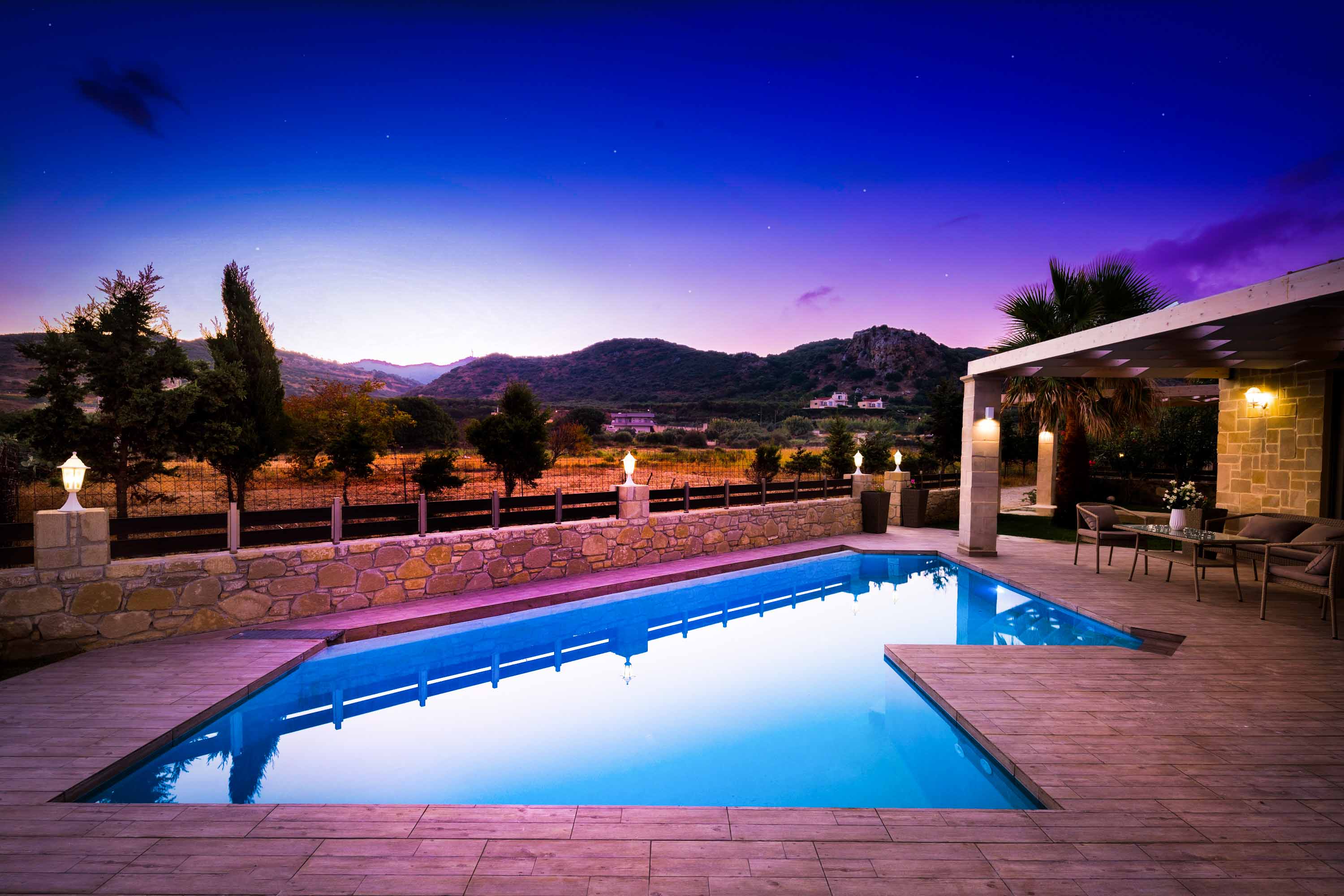 Property Image 1 - Stunning Traditional Villa with Pool and Great Garden