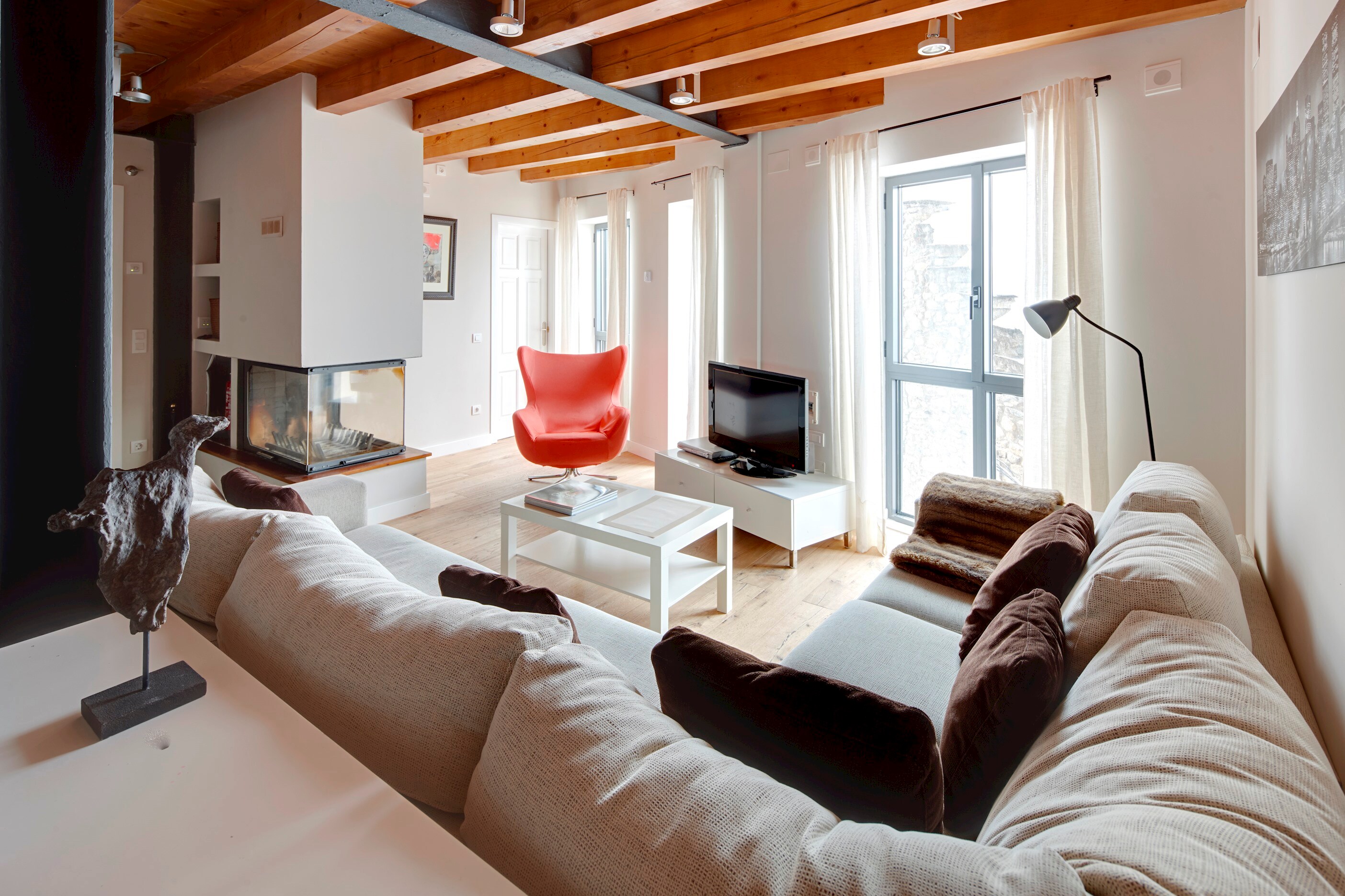 Property Image 1 - Baqueira Cozy Two Level Apartment Full of Natural Light