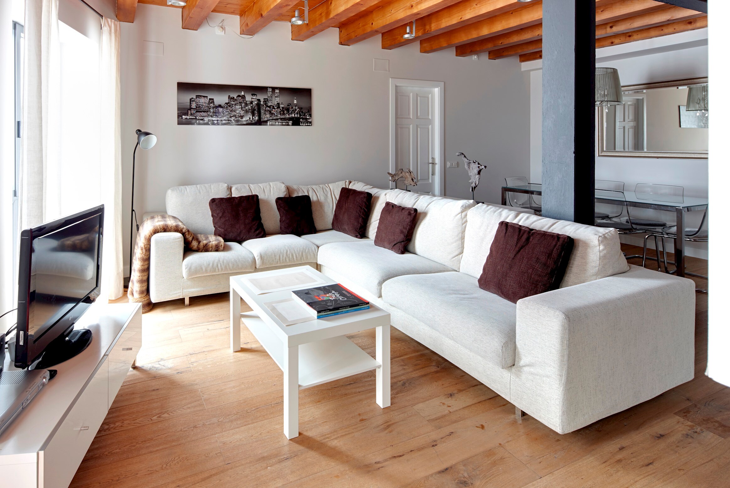 Property Image 2 - Baqueira Cozy Two Level Apartment Full of Natural Light