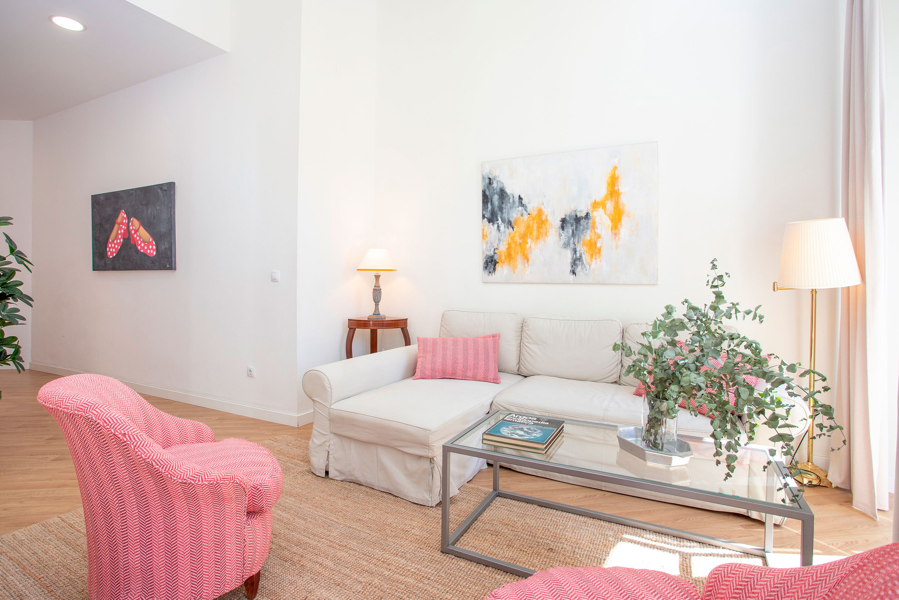 Property Image 2 - Prime location 2 BD Apartement next to the Town Hall Square Zaragoza II