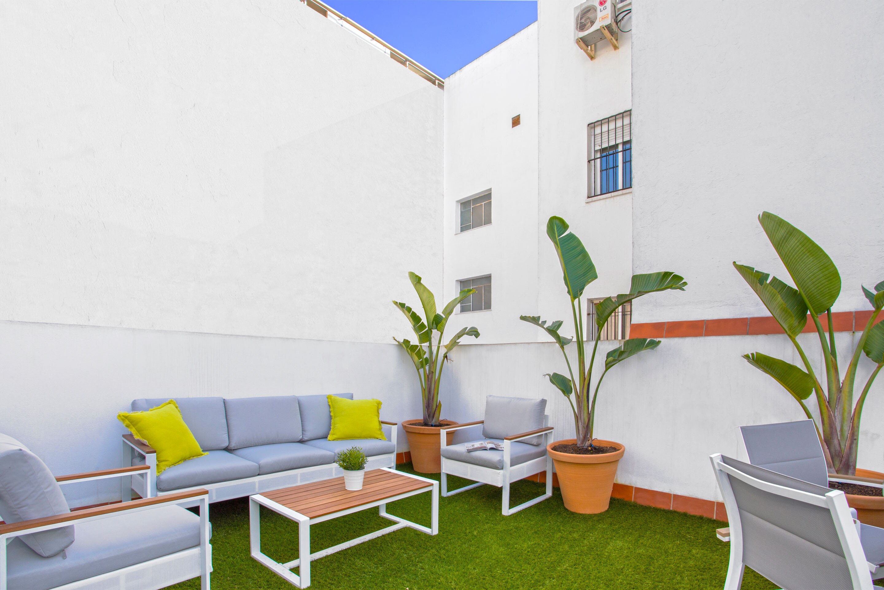 Property Image 1 - Beautiful and cozy apartment with private terrace. Recaredo XI