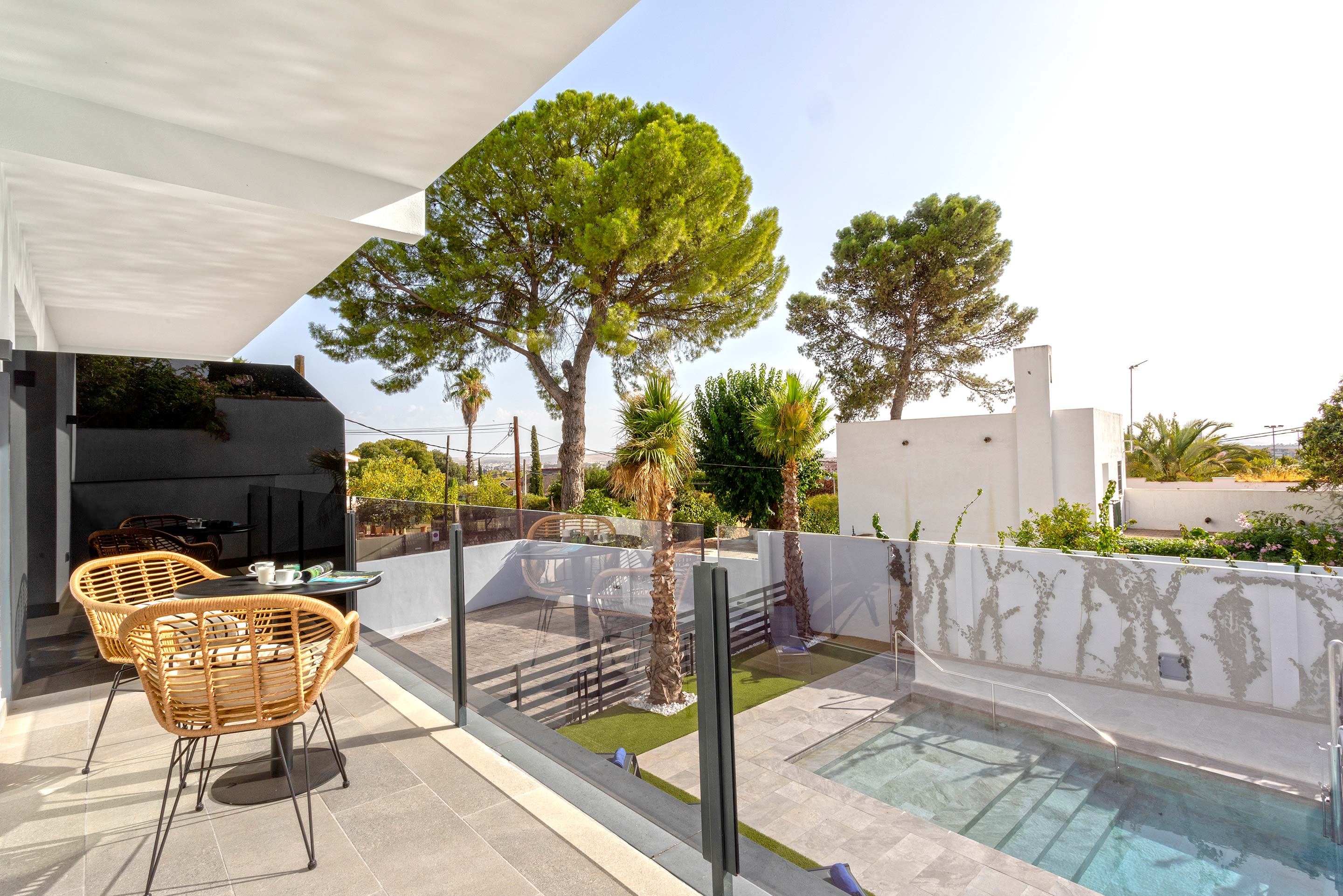 Property Image 1 - Beautiful 1 bd with 2 private terraces, pool and parking. Arruzafa III