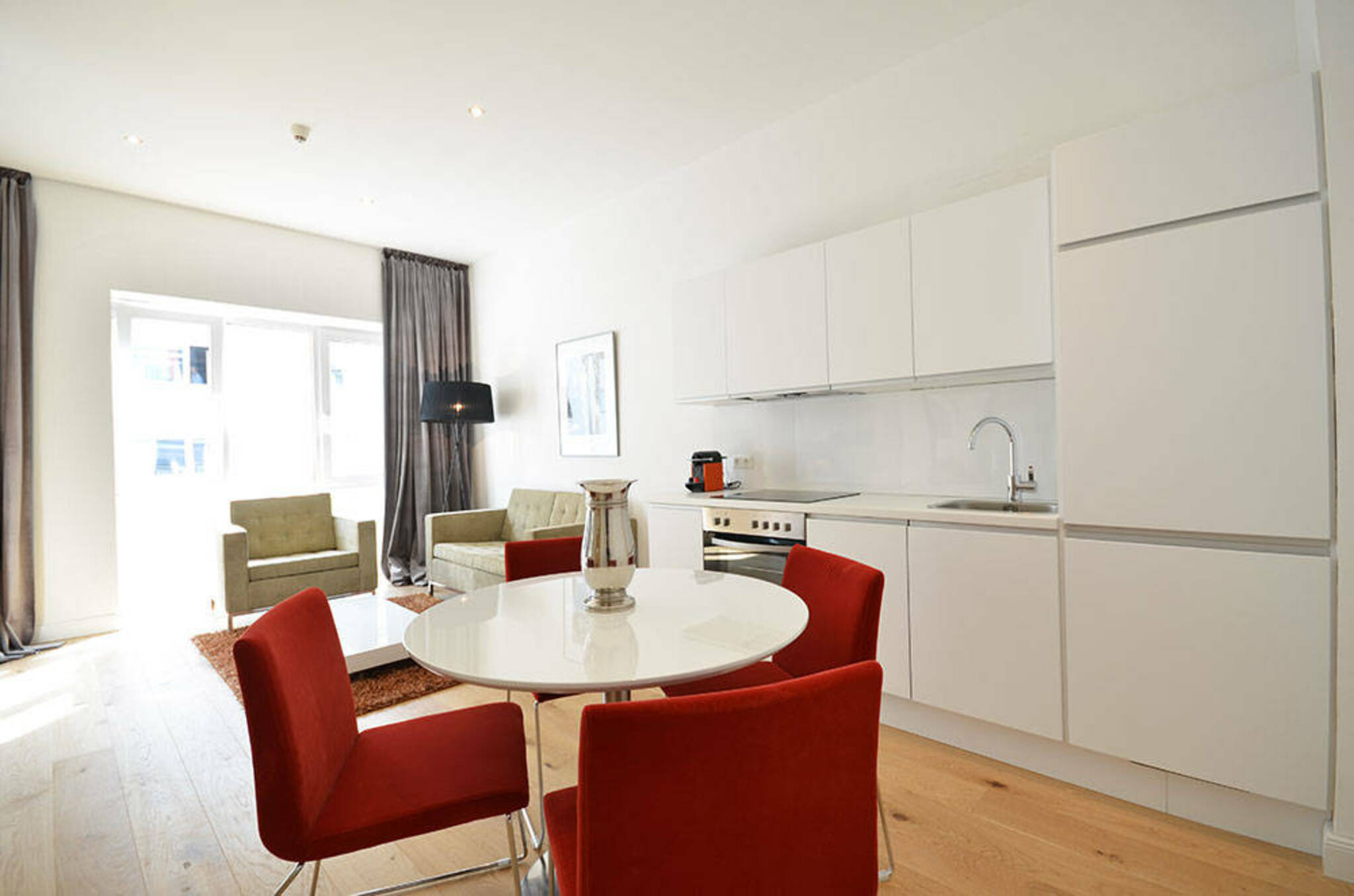 Property Image 2 - Wonderful Modern Apartment close to Many Attractions