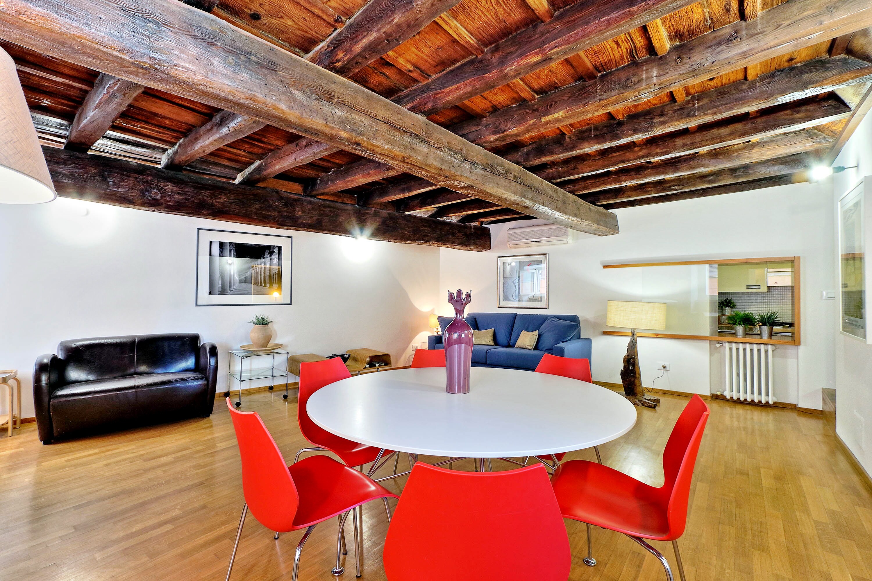 Property Image 1 -  Charming two-rooms apartment step away from Navona square