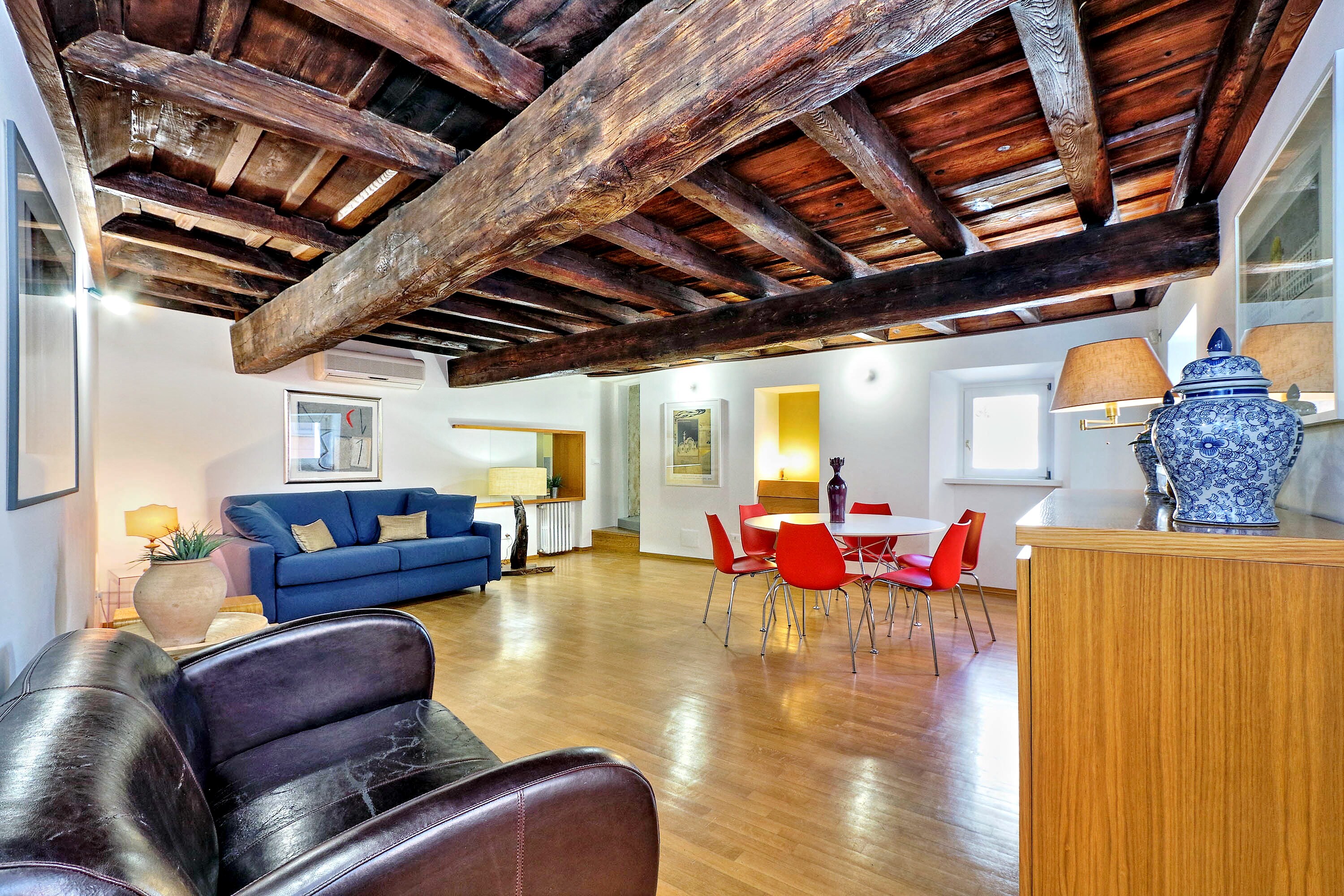 Property Image 2 -  Charming two-rooms apartment step away from Navona square
