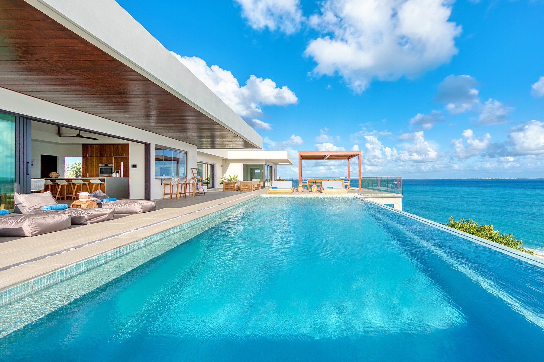 Property Image 1 - Exotic Elegant Villa with Spacious Terrace on St Maarten