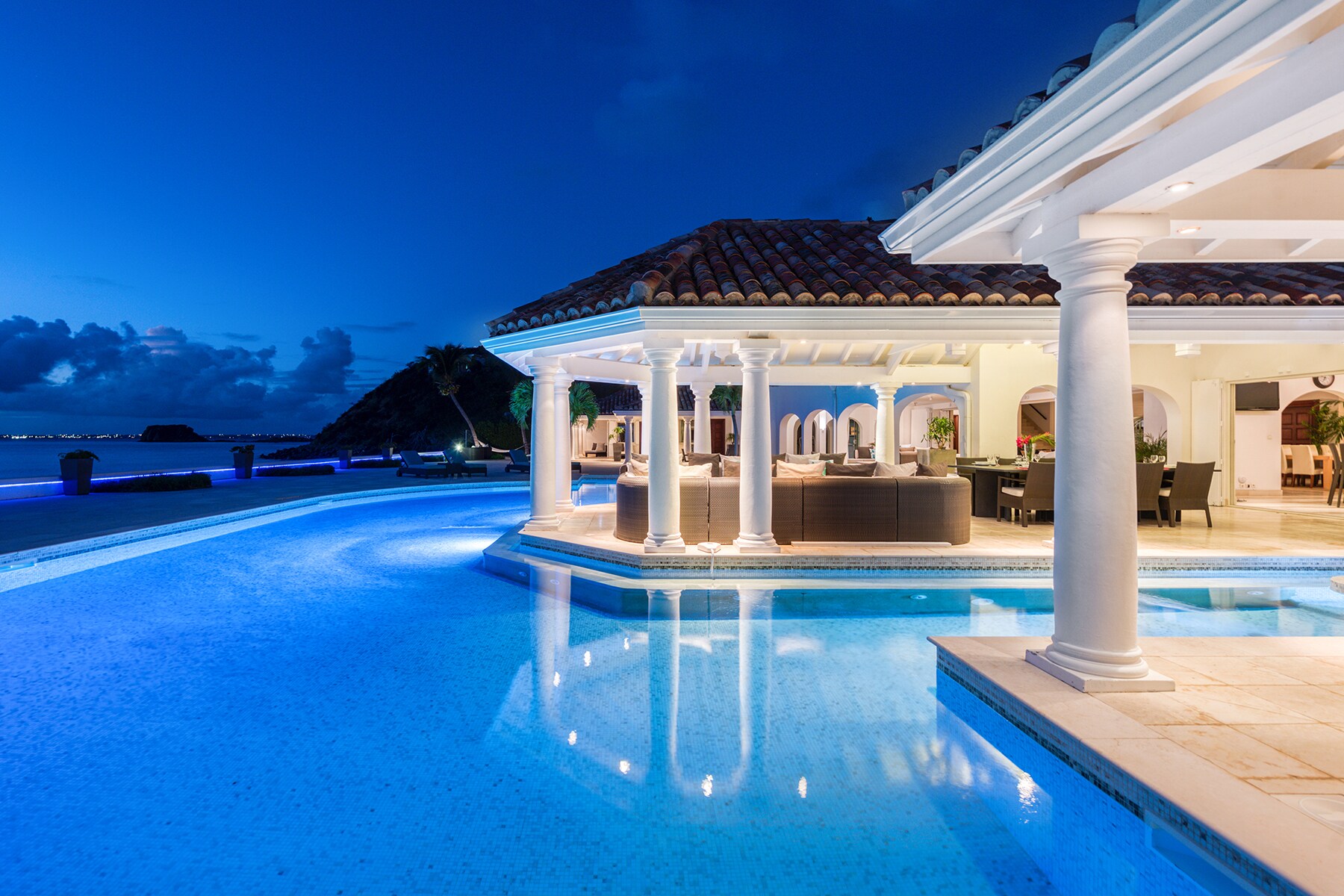 Property Image 1 - Impressive Chic Villa with Exquisite Crystalline Pool