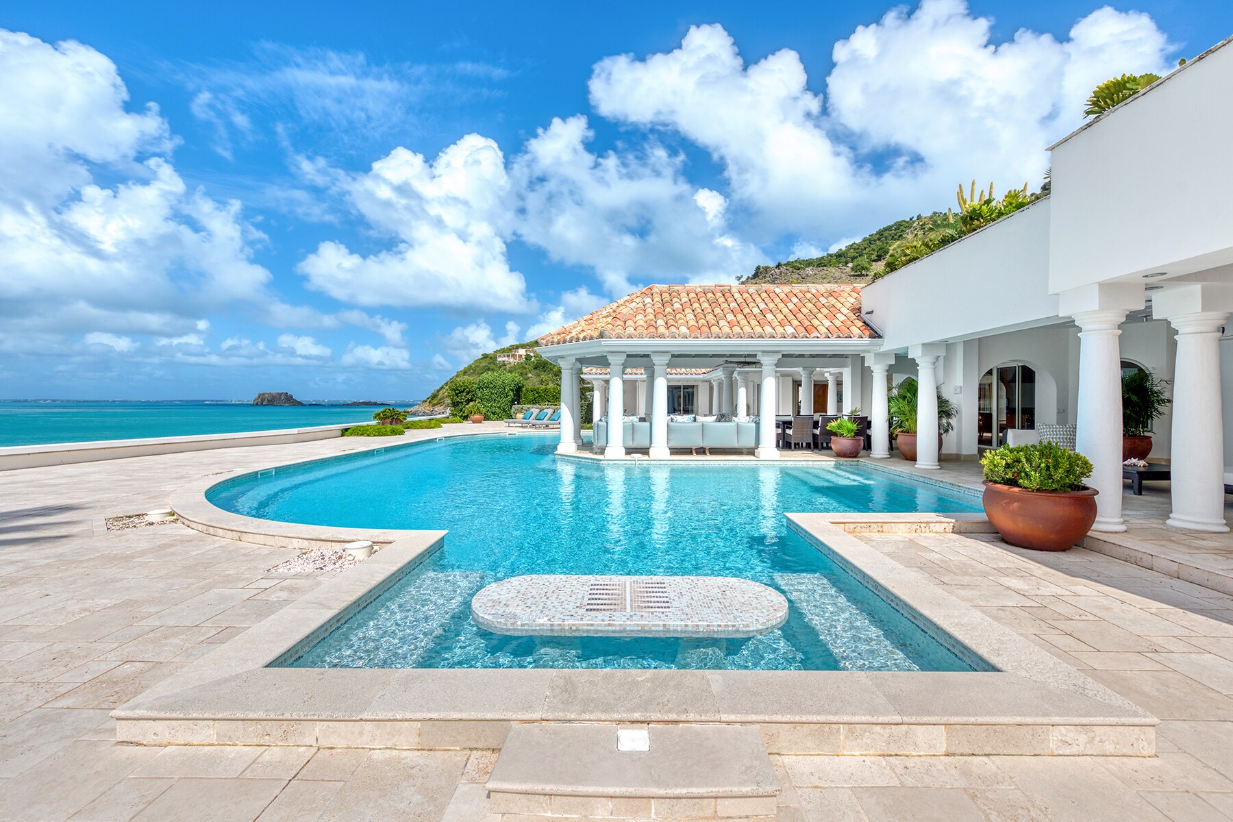 Property Image 2 - Extraordinary Grand Villa with Stunning Sea View