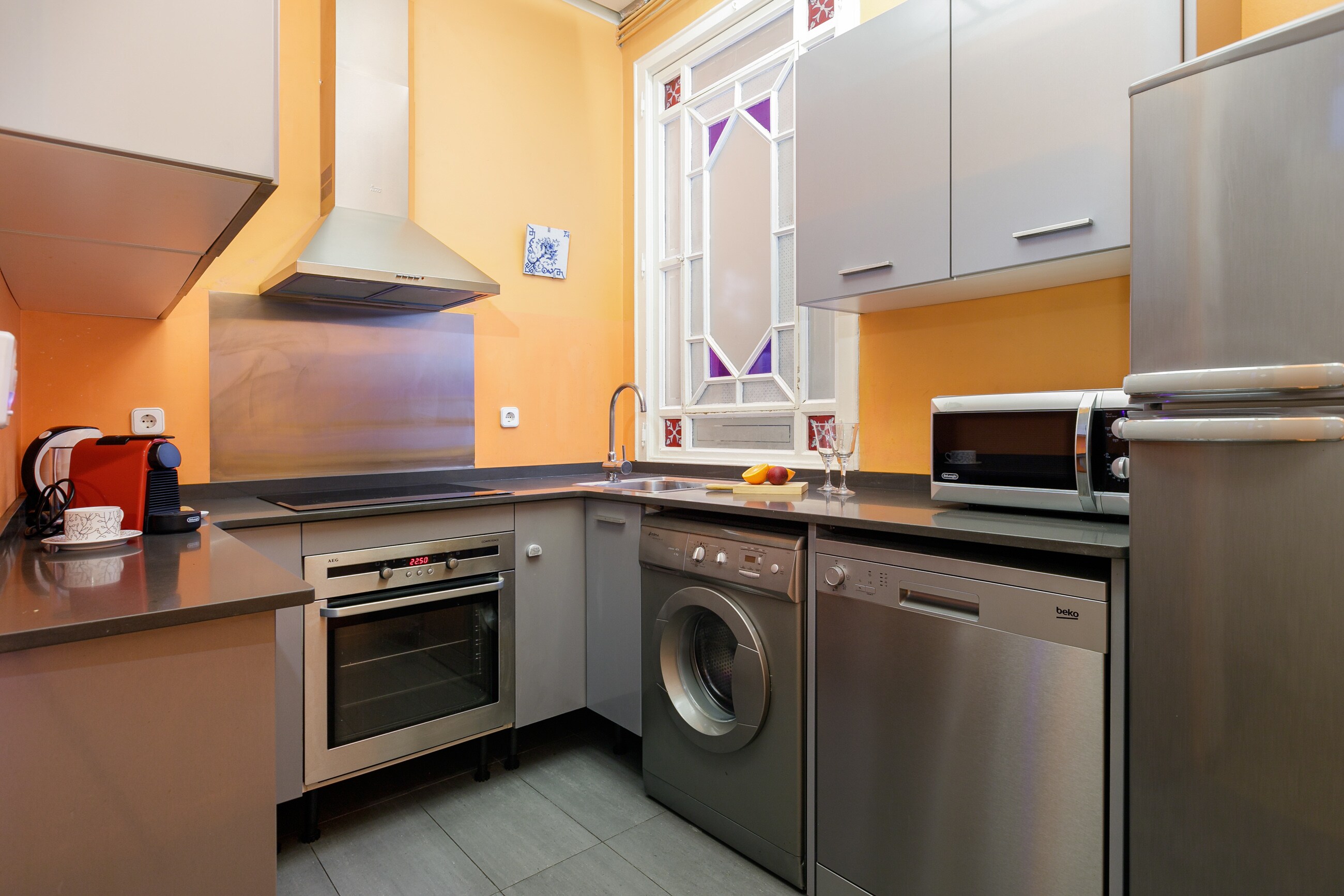 Property Image 1 - Charming 4-6 pax Barroc in Eixample