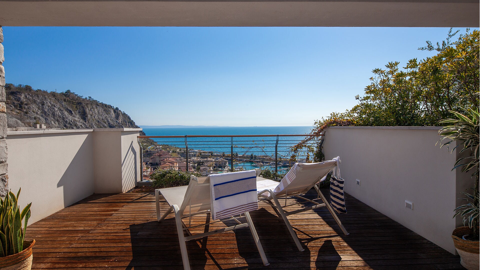 Property Image 2 - Fabulous terraced apartment with a spectacular view on Portopiccolo harbour and the Gulf of Trieste