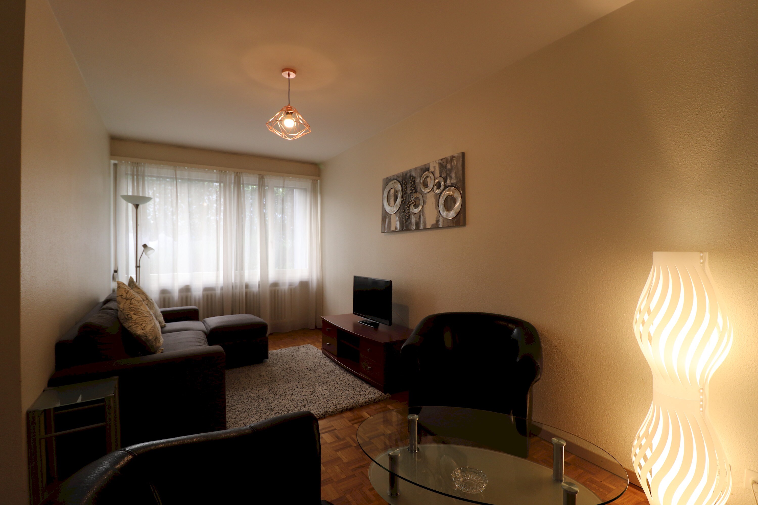 Property Image 1 - Spacious Modern Apartment Surrounded by Calm Nice Park