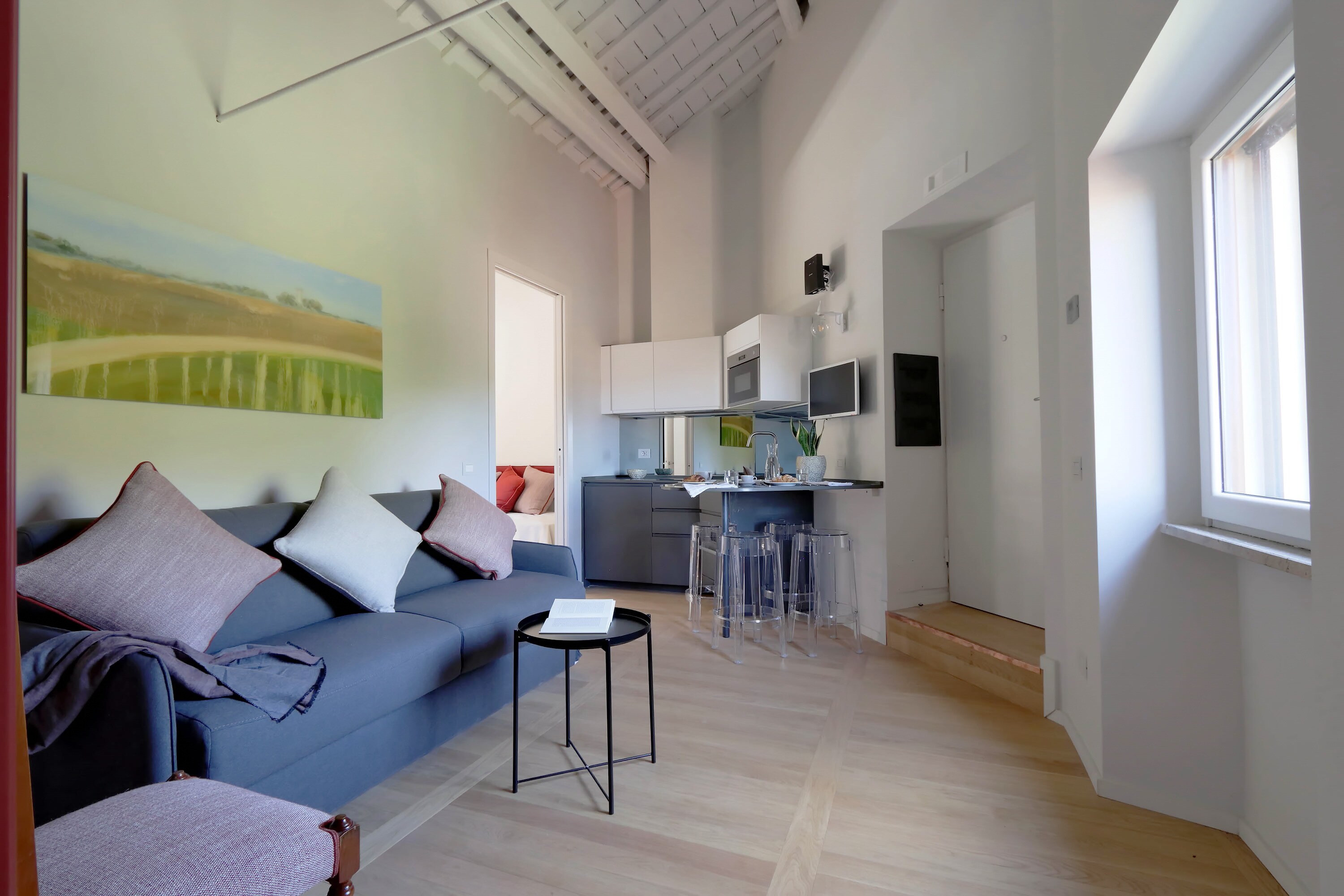 Property Image 2 - Captivating Modern Apartment with Lovely Garden