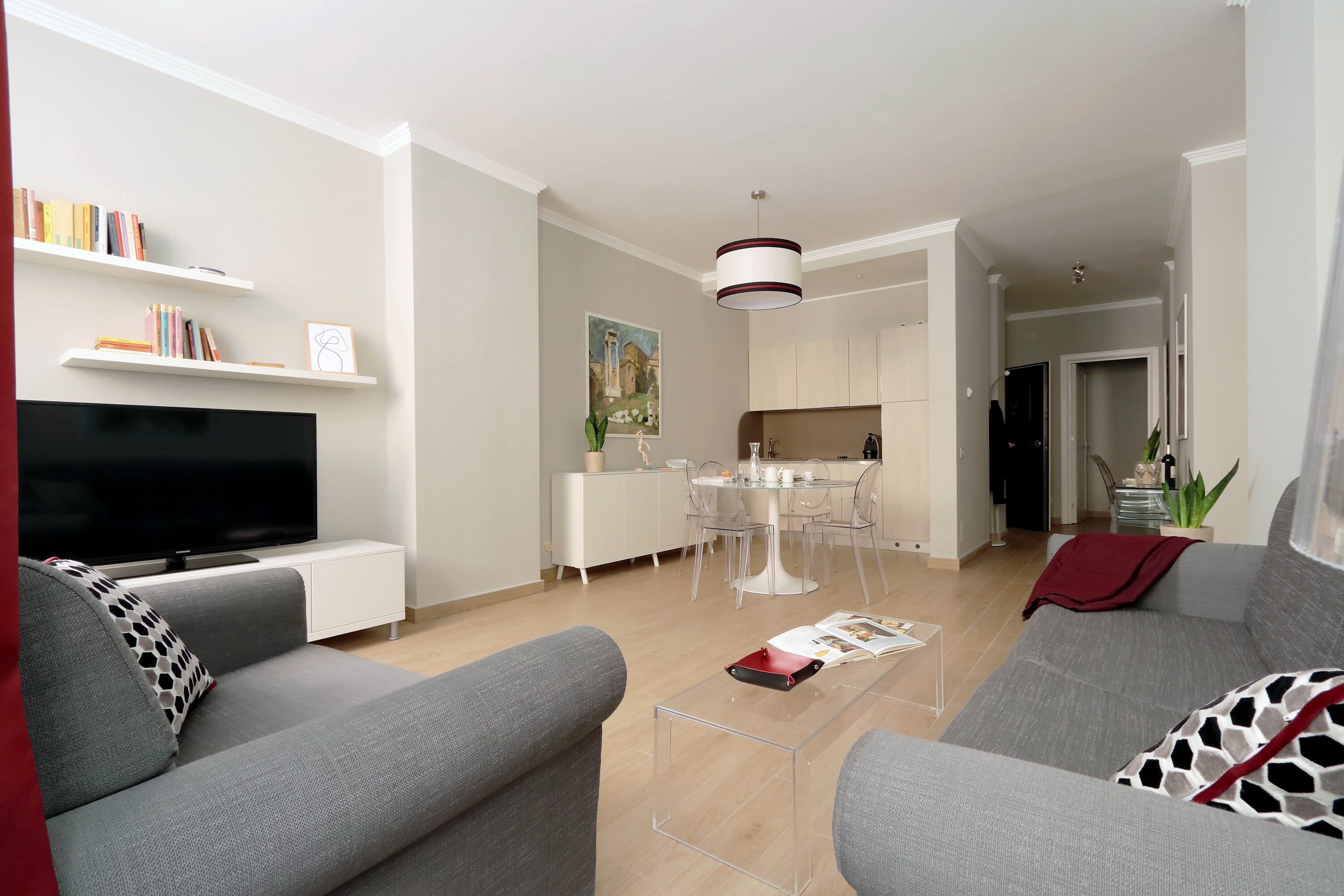 Property Image 2 - Alluring Spacious Apartment near Main Attractions