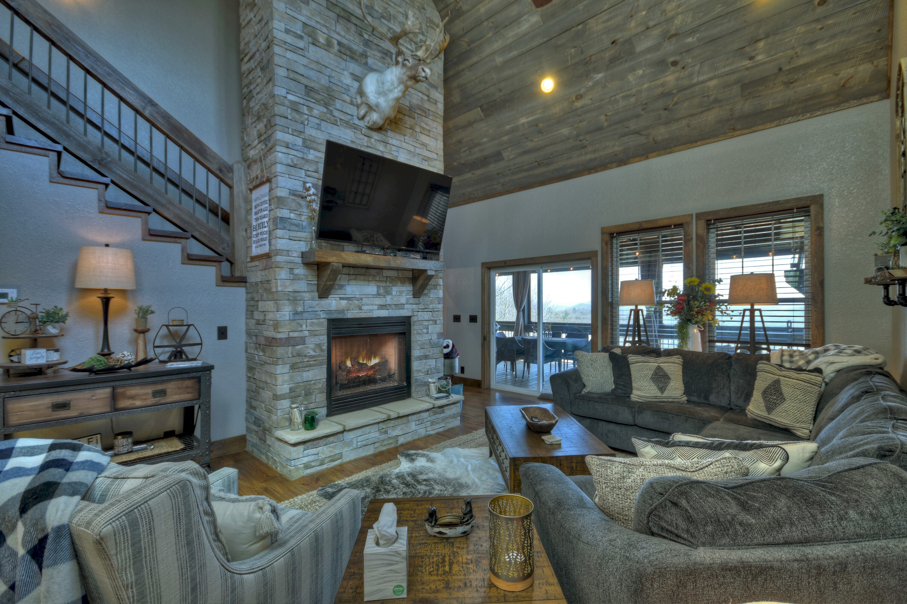 Property Image 2 - Tranquility Perch w/ Tri State Mtn Views & Hot Tub