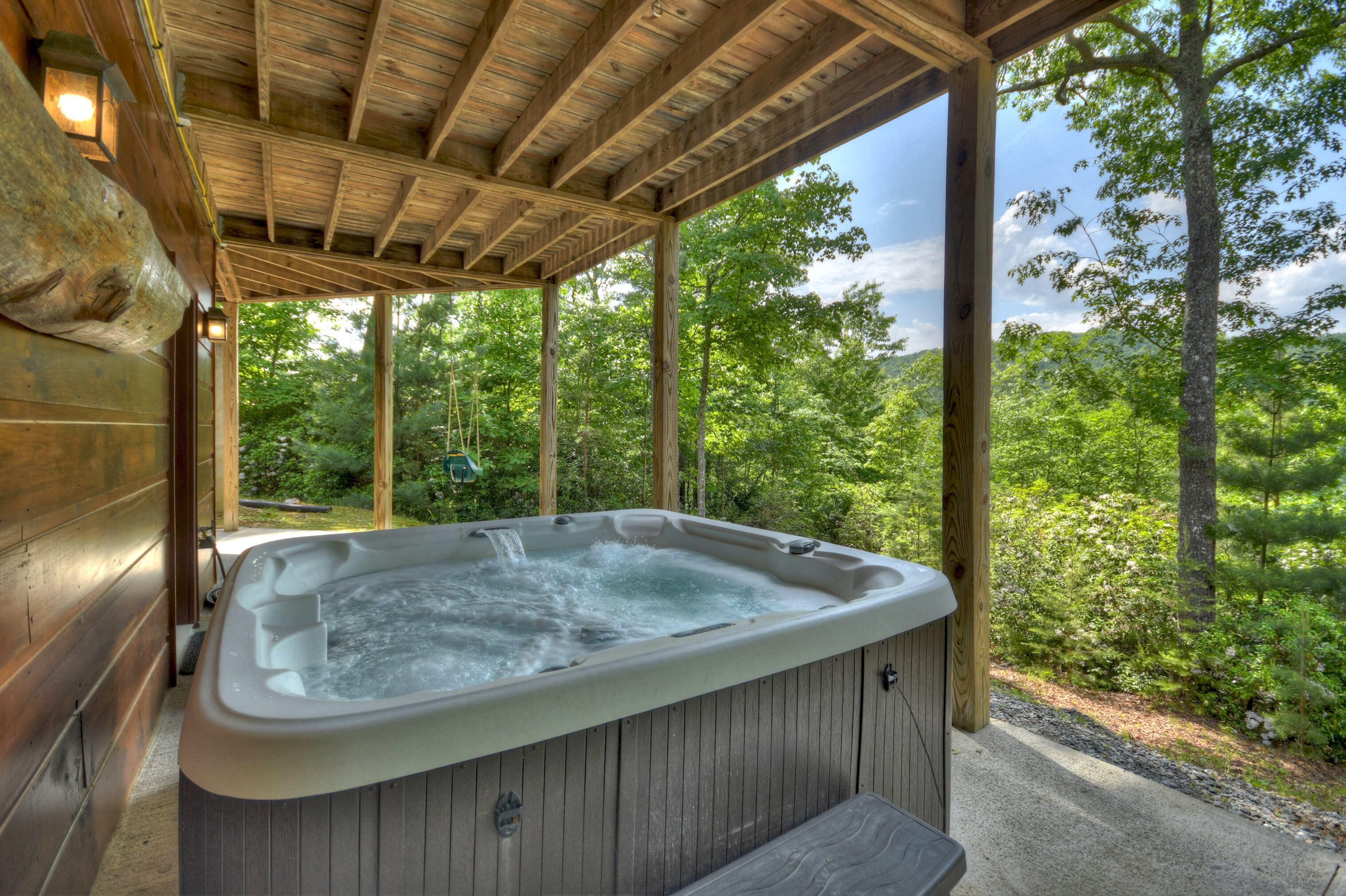 Property Image 2 - High Hills Lodge Mtn View, Paved Roads, Hot Tub