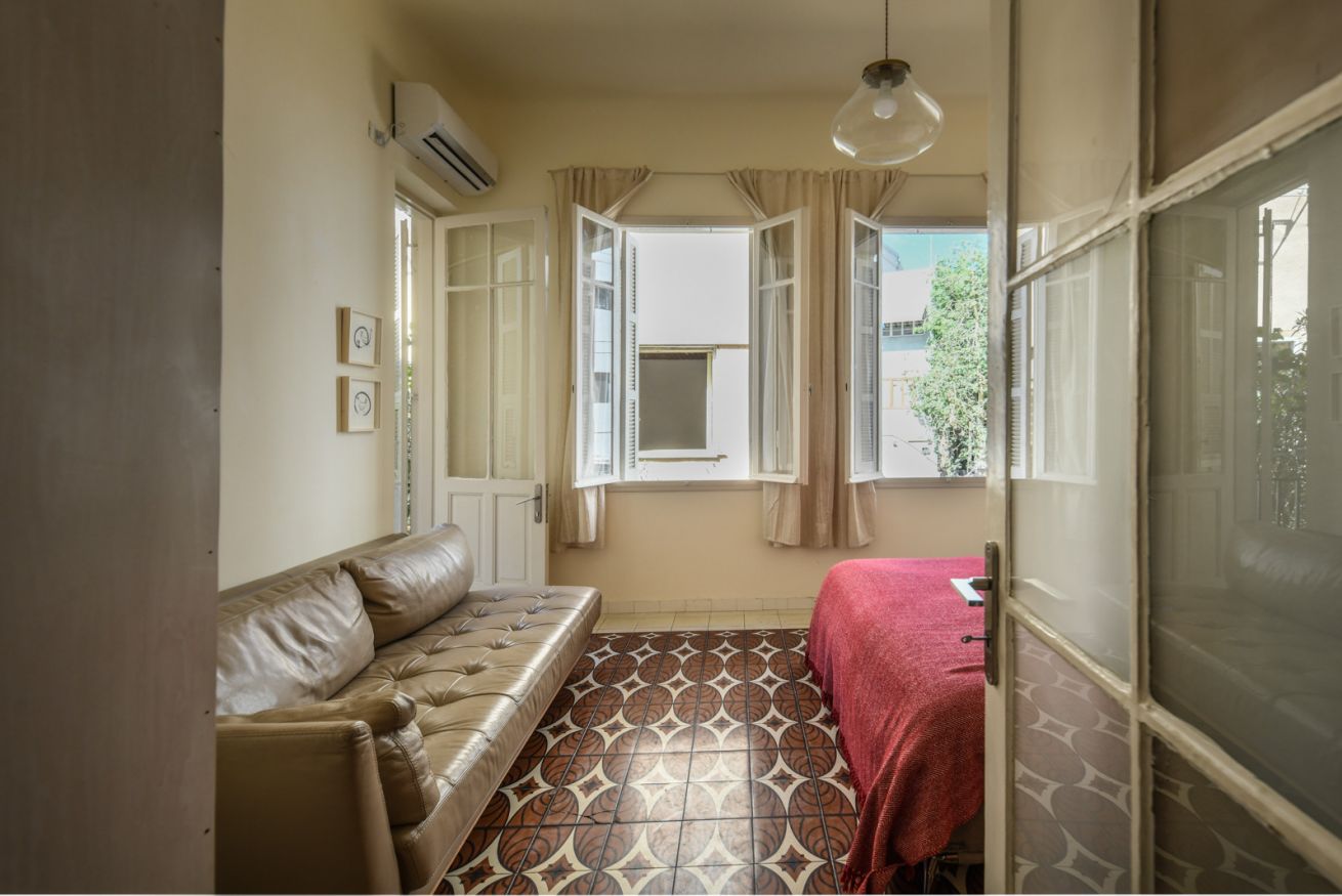 Authentic and luminous 2Bedroom apartment with Private Balcony
