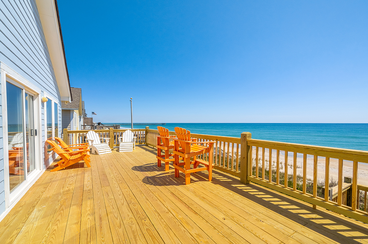 Front Deck - Right on the beach!