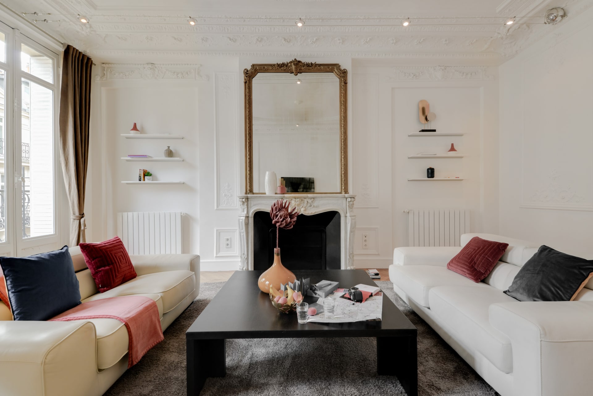 Property Image 2 - One bedroom stylish apartment in the heart of Champs-�lys�es, Paris.